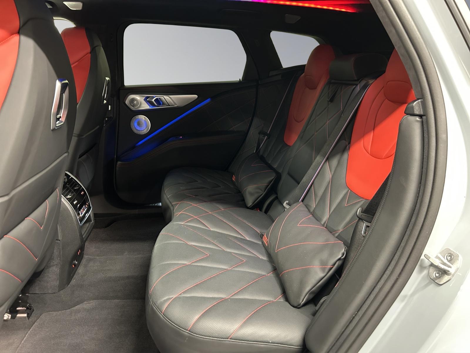 BMW XM Label Plug-in Hybrid-image-13