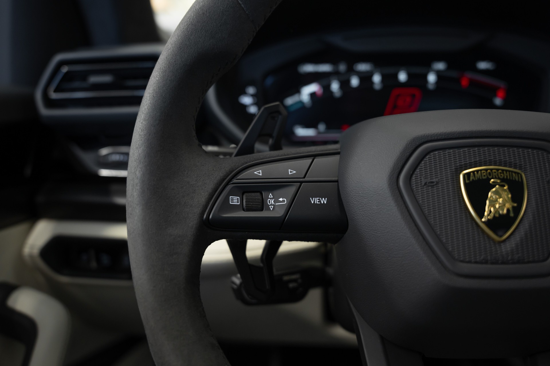 LAMBORGHINI Urus SE-image-22