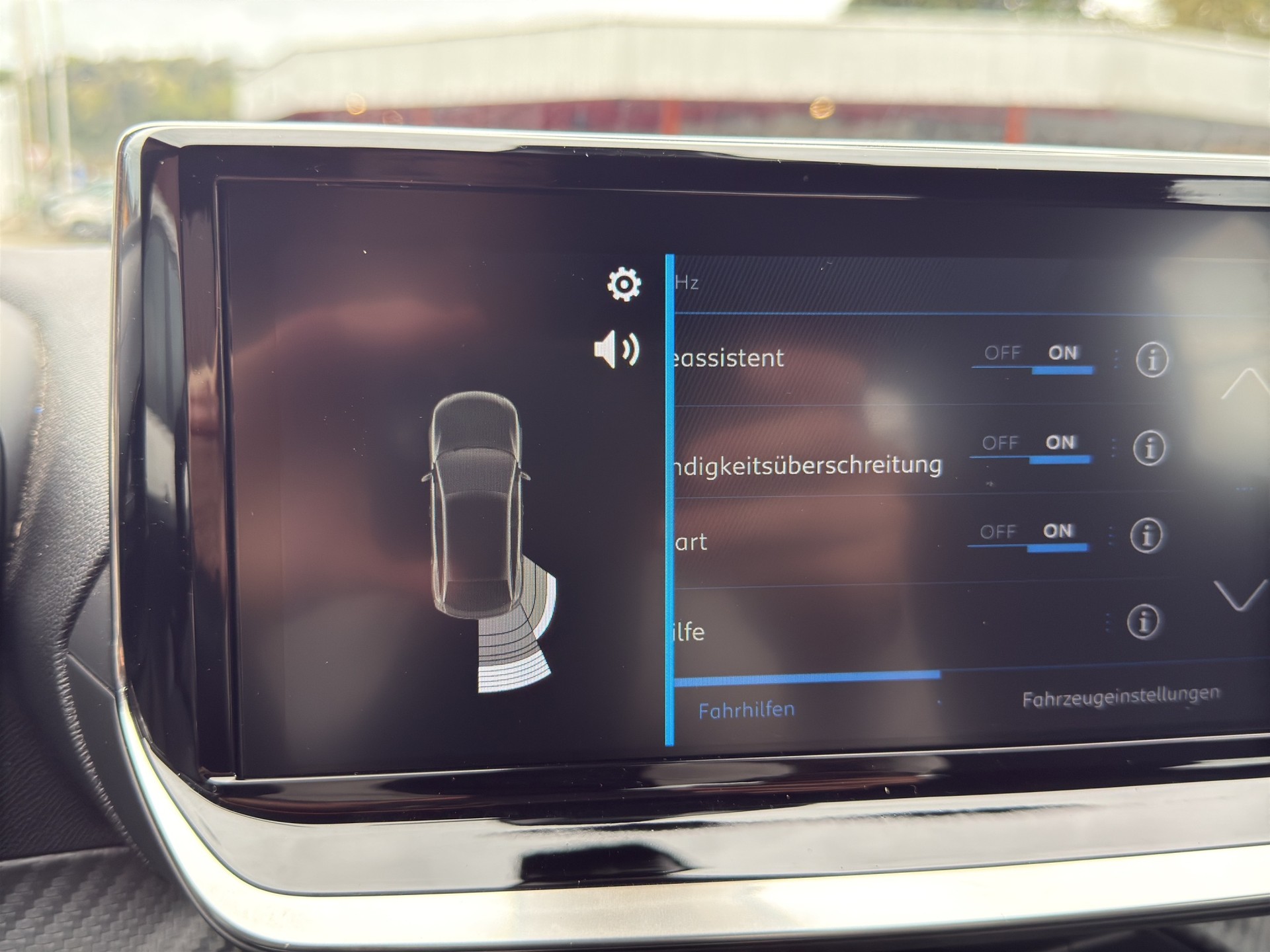 PEUGEOT 2008 1.2 Hybrid 145 Style-image-47