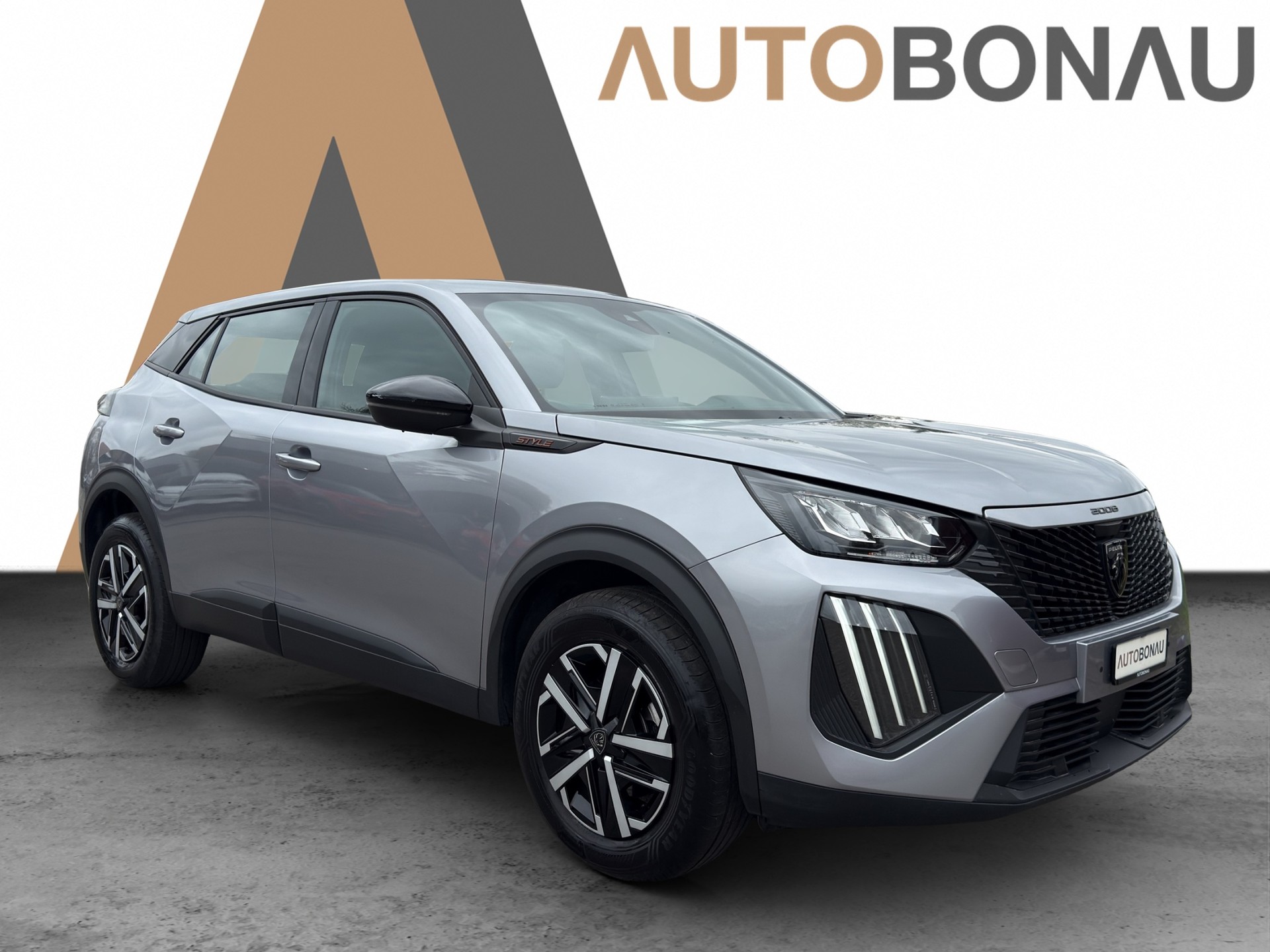 PEUGEOT 2008 1.2 Hybrid 145 Style-image-6