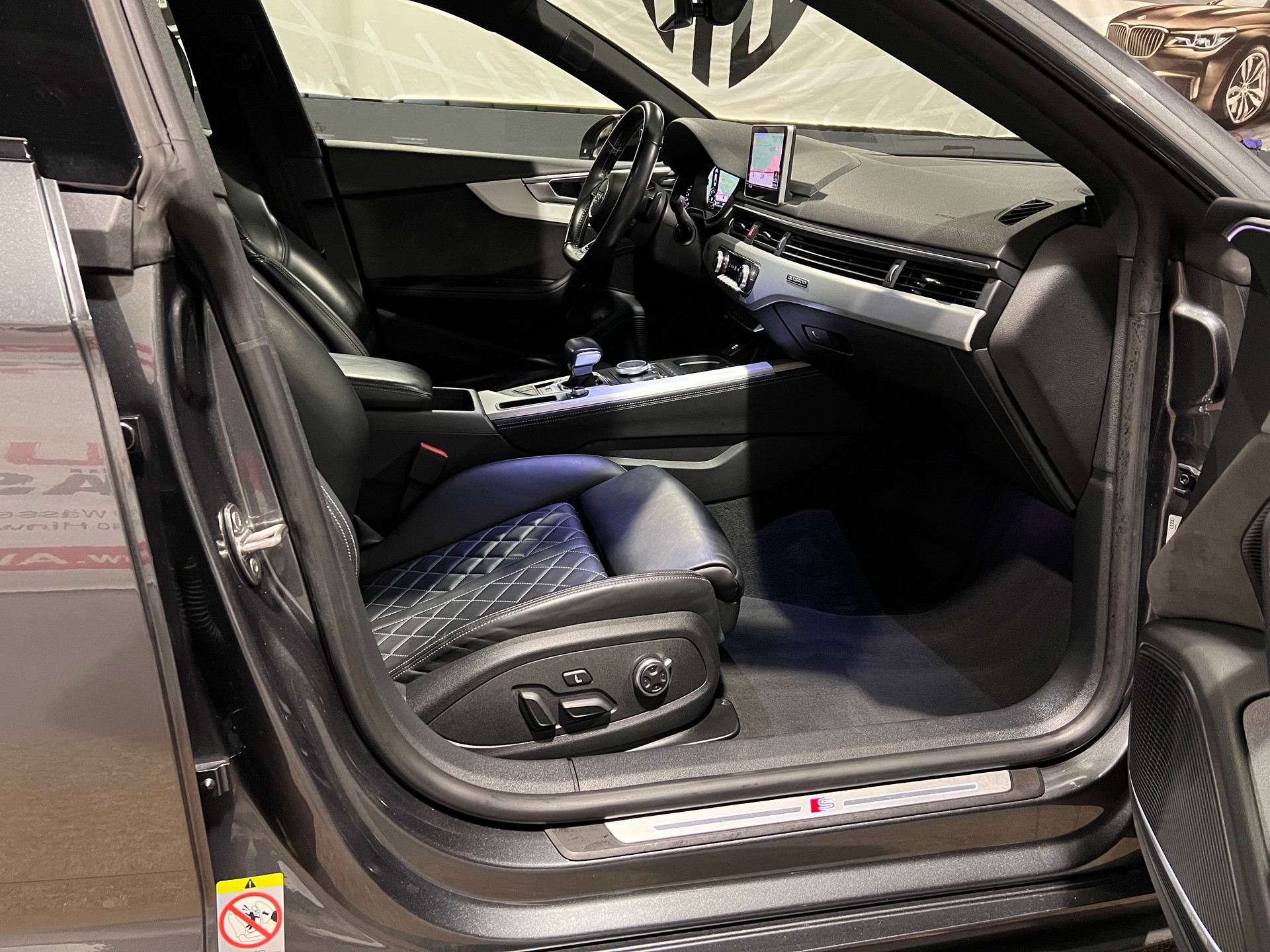AUDI S5 Sportback 3.0 TFSI quattro tiptronic-image-11