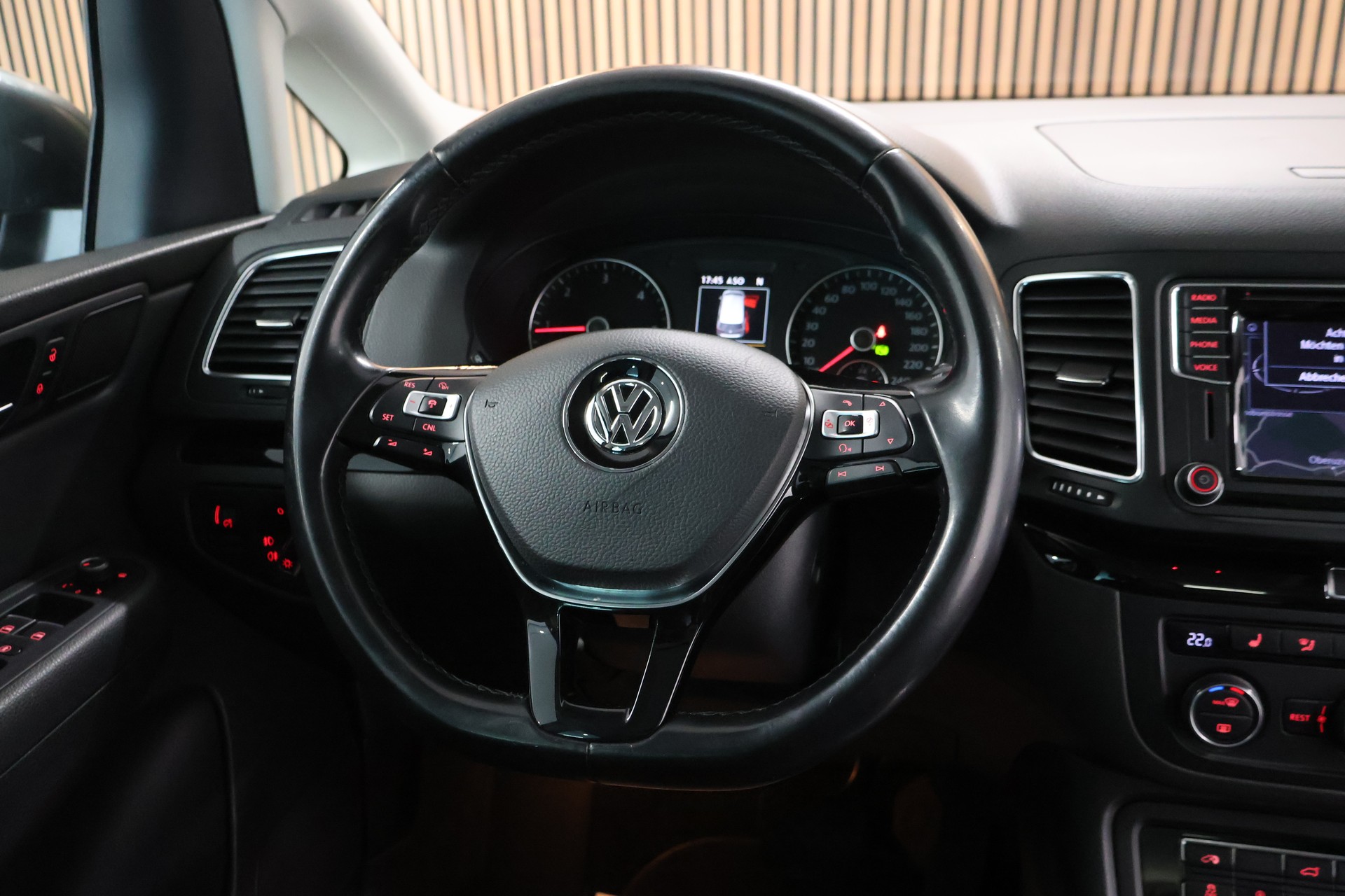 VW Sharan 2.0 TDI BMT Highline DSG-image-18
