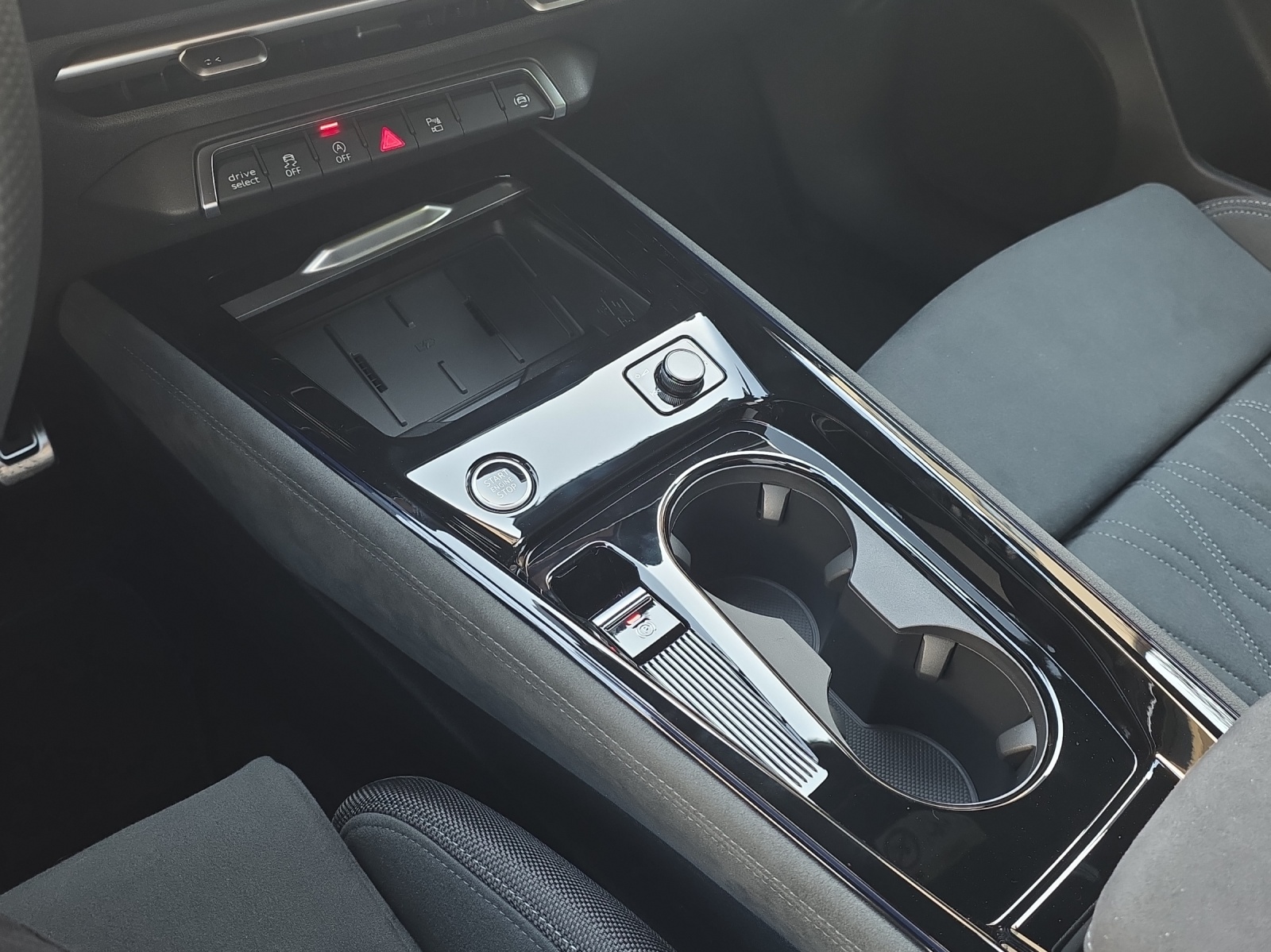 AUDI Q3 SUV TFSI quattro 195 kW S tronic-image-12