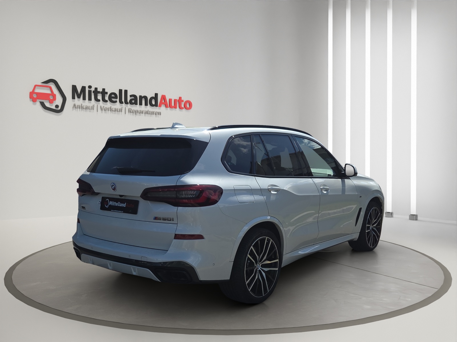 BMW X5 xDrive M50i Steptronic-image-10