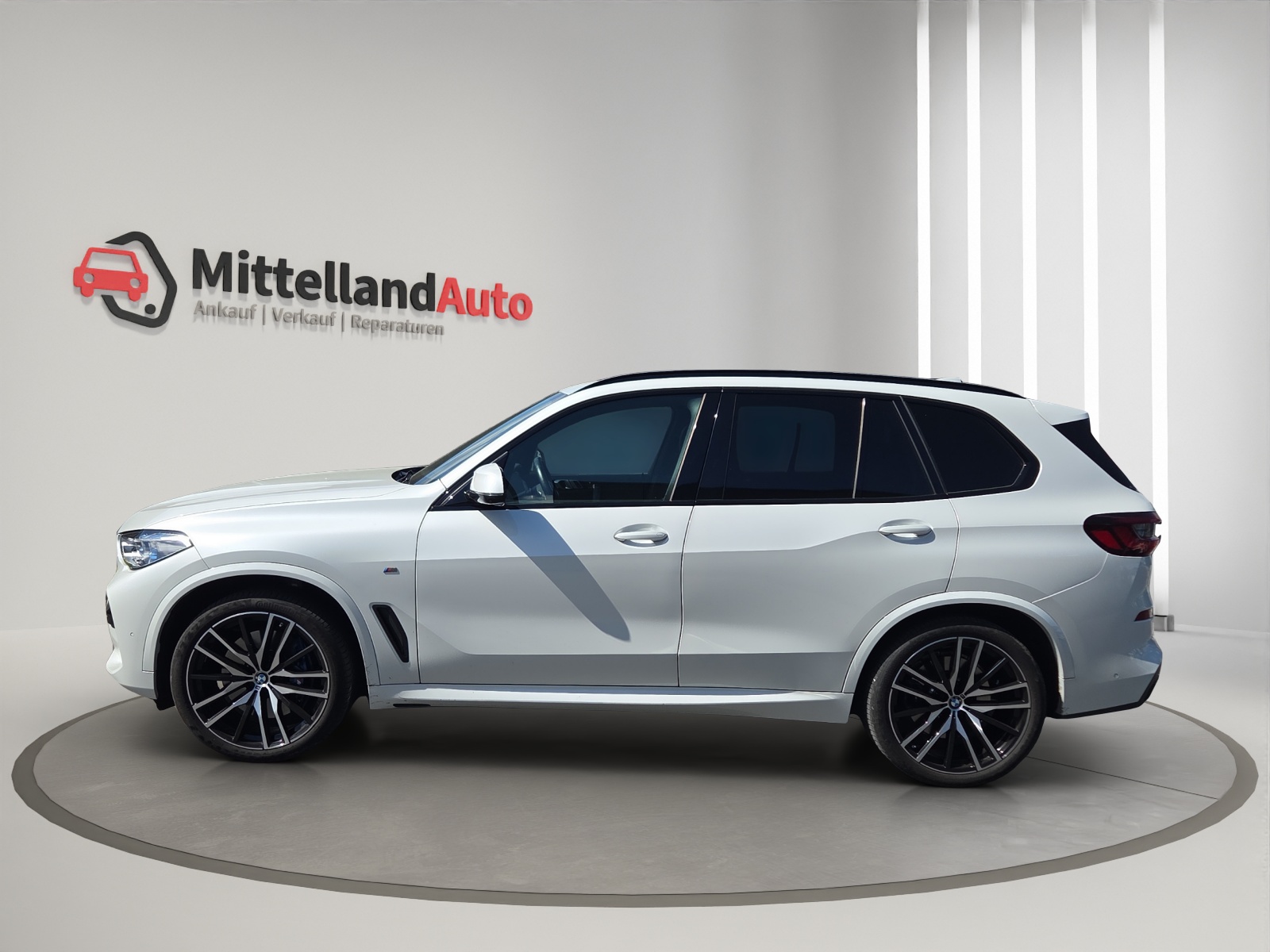 BMW X5 xDrive M50i Steptronic-image-3