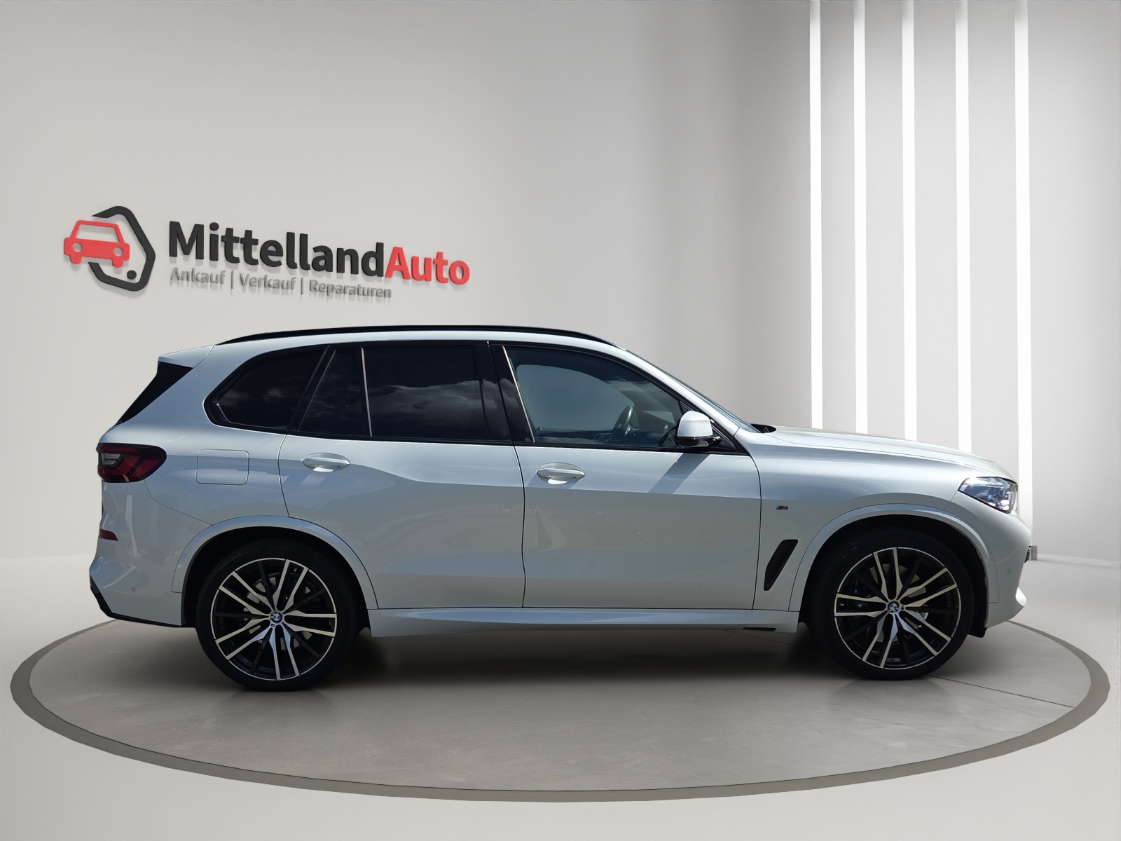 BMW X5 xDrive M50i Steptronic-image-2