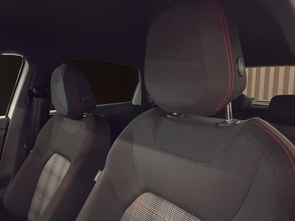 VW Polo 2.0 TSI GTI DSG-image-14