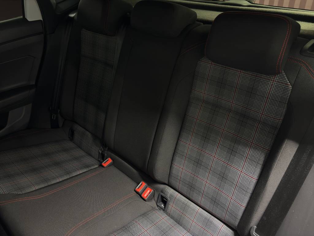VW Polo 2.0 TSI GTI DSG-image-8