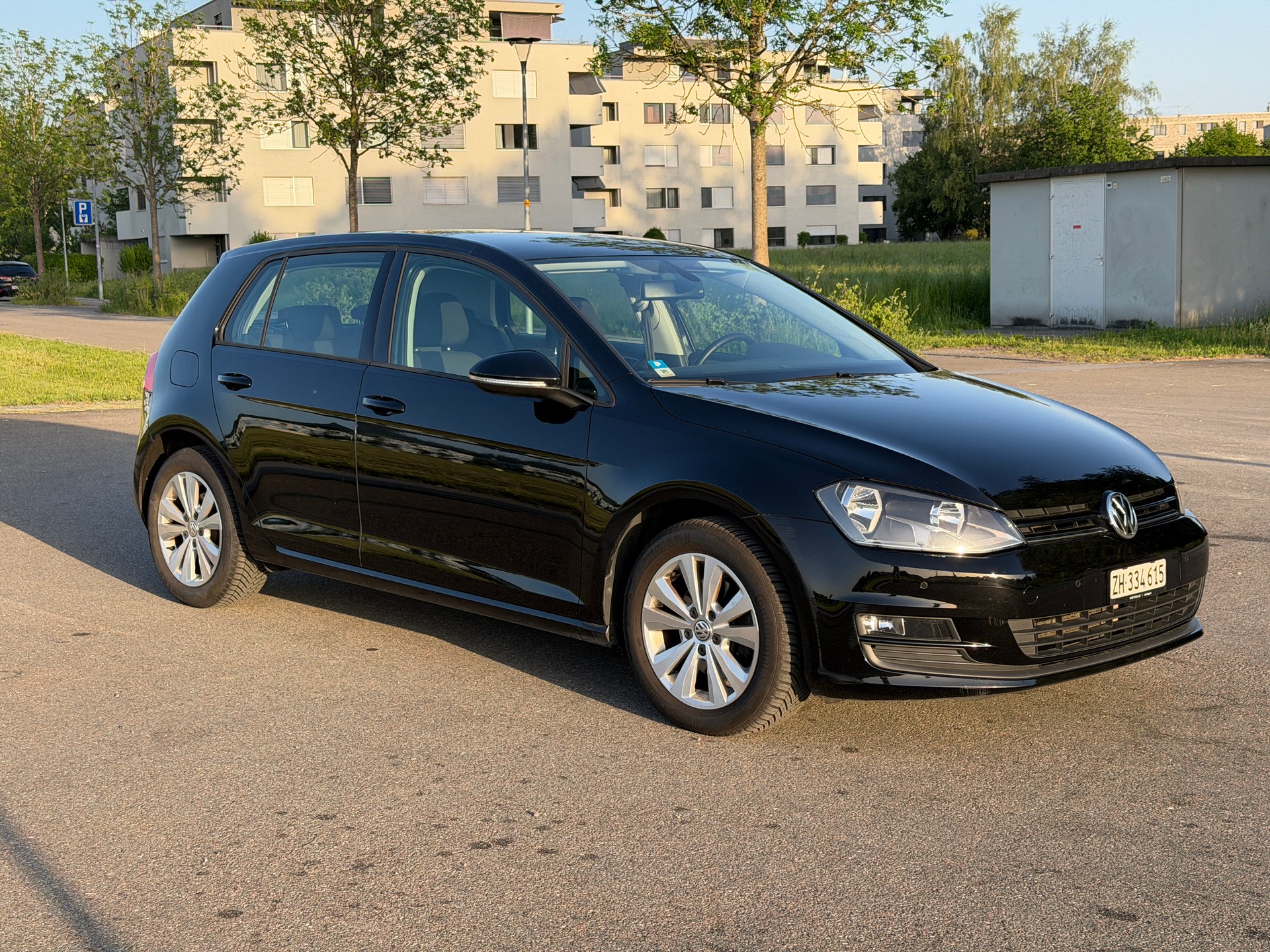 VW VW Golf 1.6 TDI Comfortline DSG-image-1