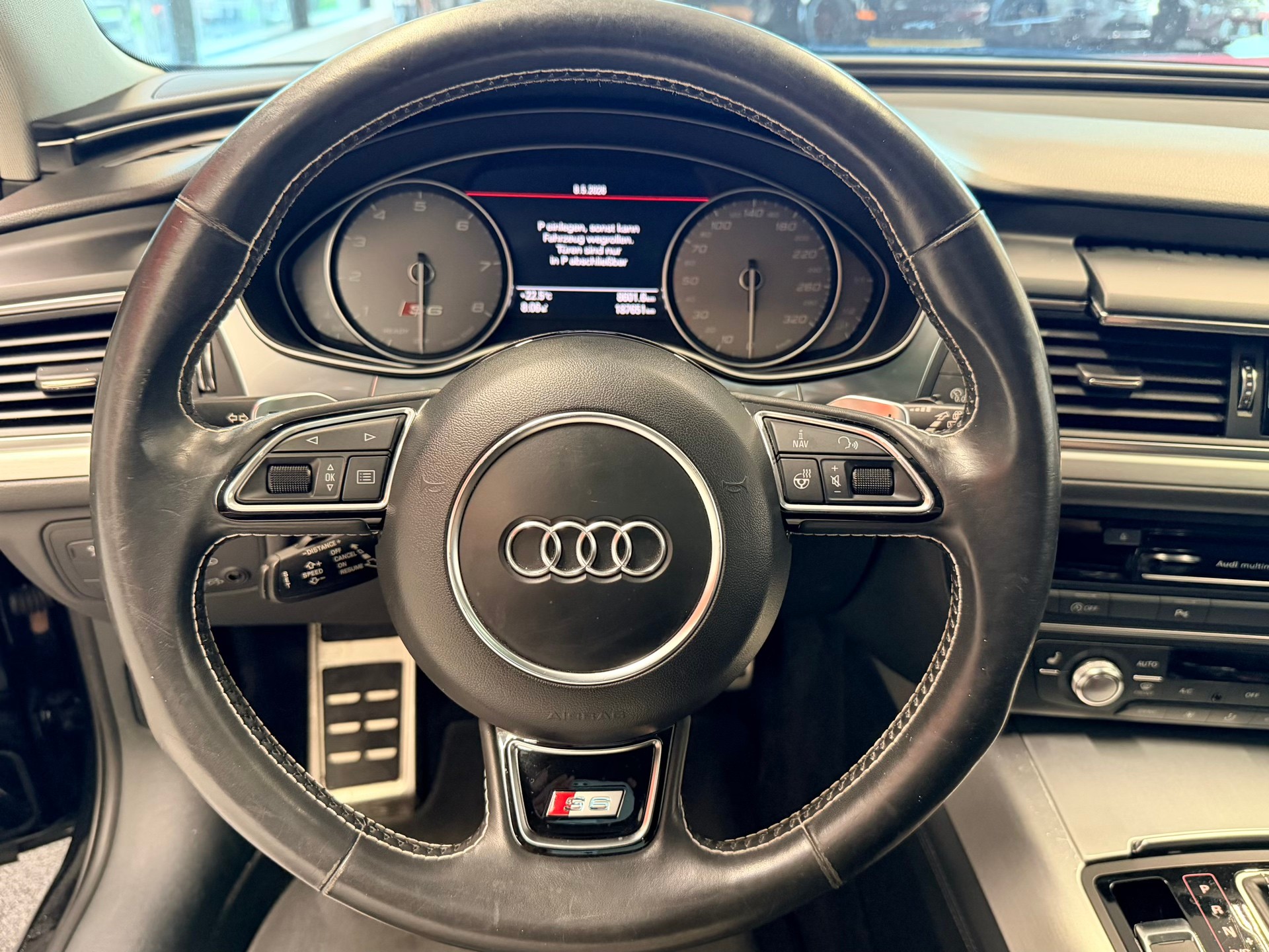 AUDI S6 Avant 4.0 TFSI V8 quattro S-tronic-image-27