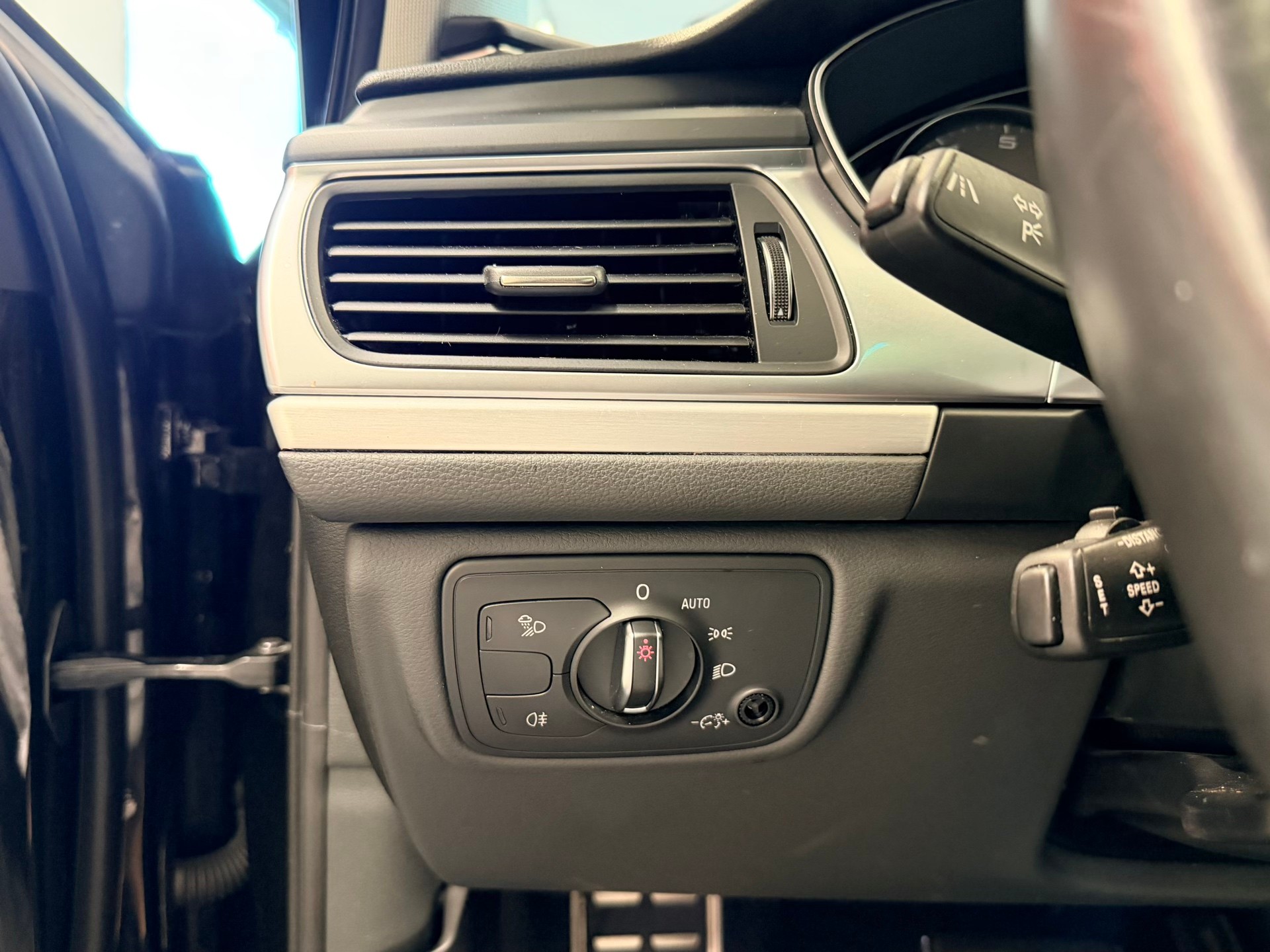 AUDI S6 Avant 4.0 TFSI V8 quattro S-tronic-image-29