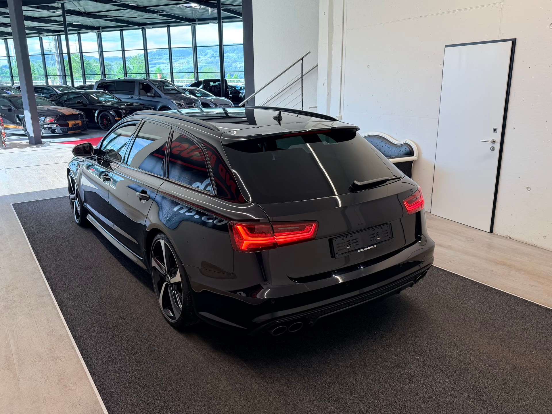 AUDI S6 Avant 4.0 TFSI V8 quattro S-tronic-image-8