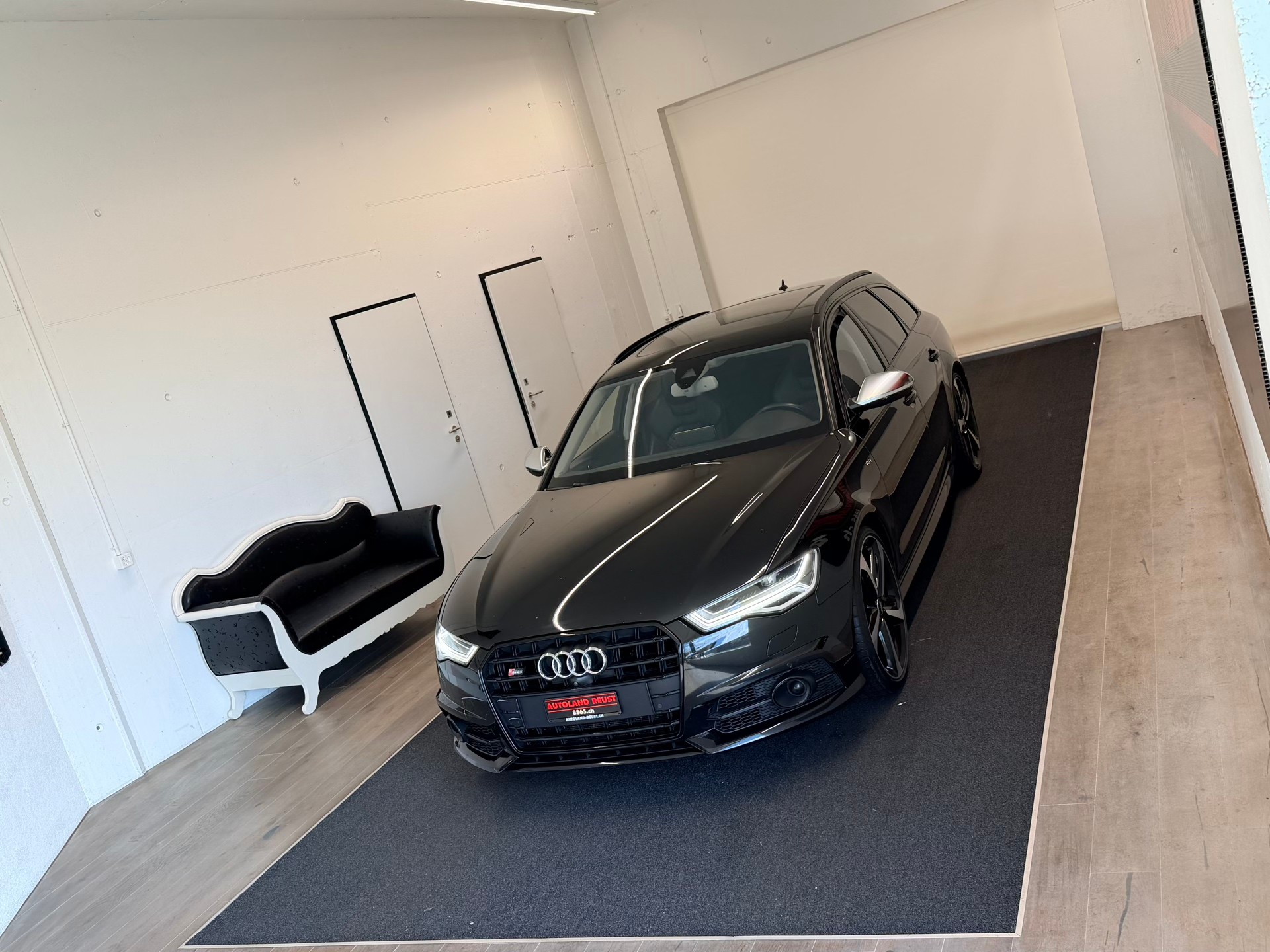 AUDI S6 Avant 4.0 TFSI V8 quattro S-tronic-image-3