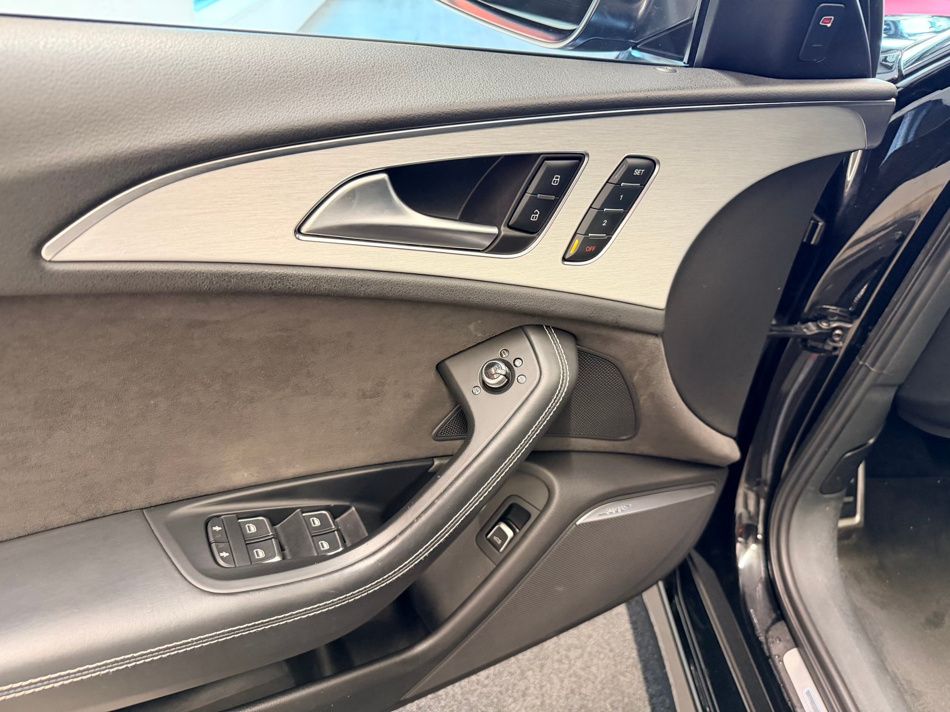 AUDI S6 Avant 4.0 TFSI V8 quattro S-tronic-image-12