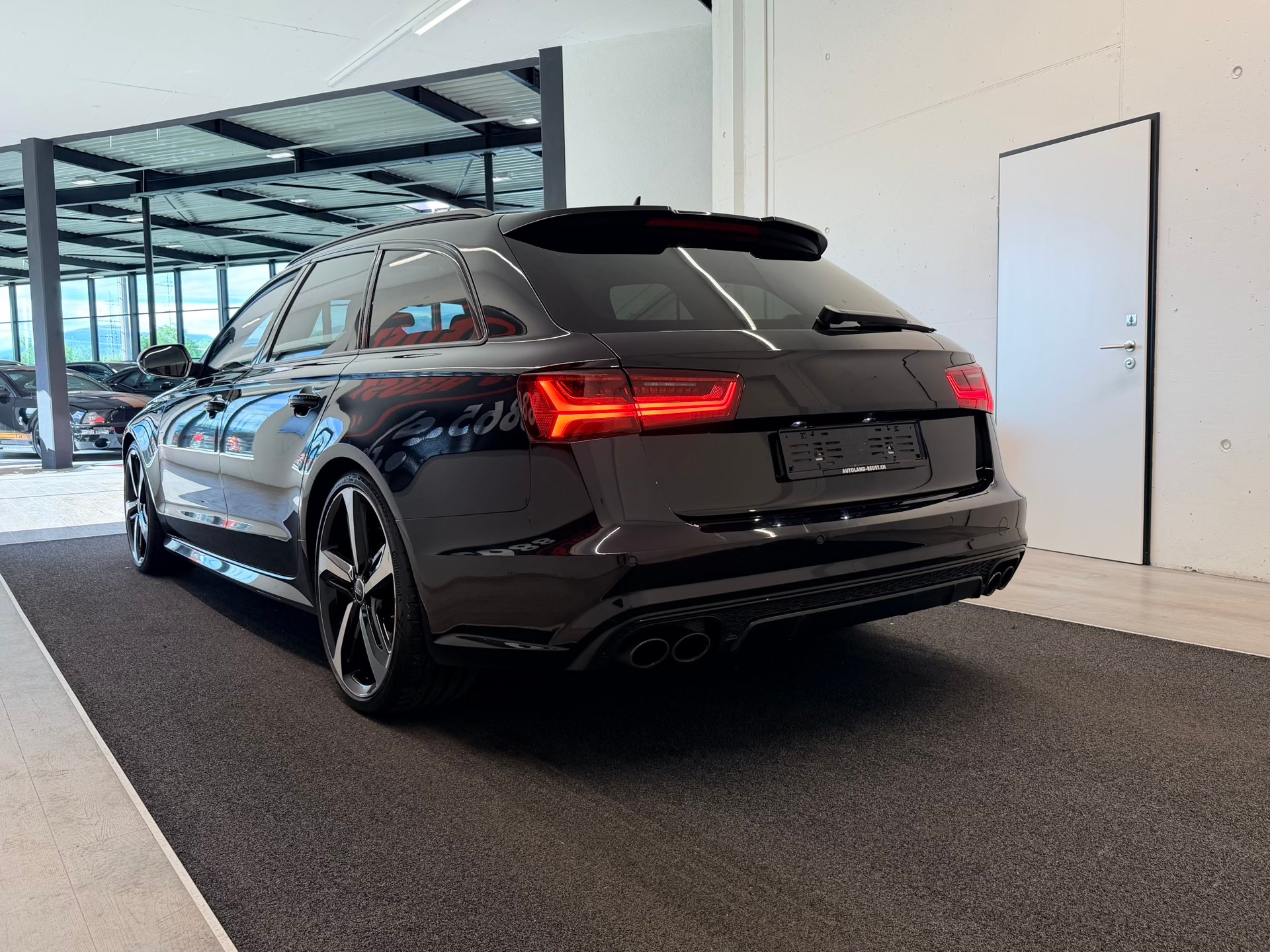 AUDI S6 Avant 4.0 TFSI V8 quattro S-tronic-image-7