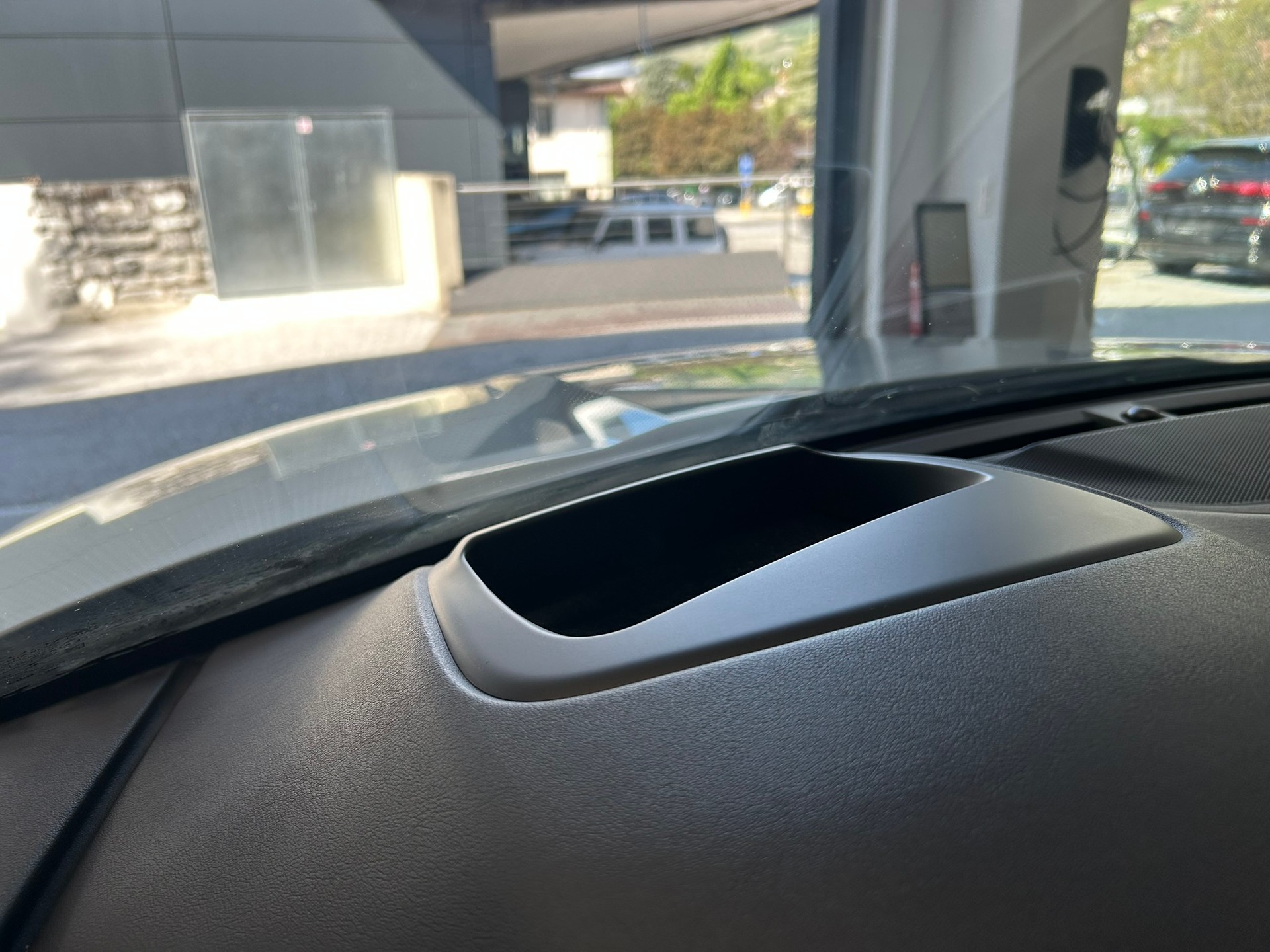 JAGUAR E-Pace 2.0 P200 AWD S-image-13