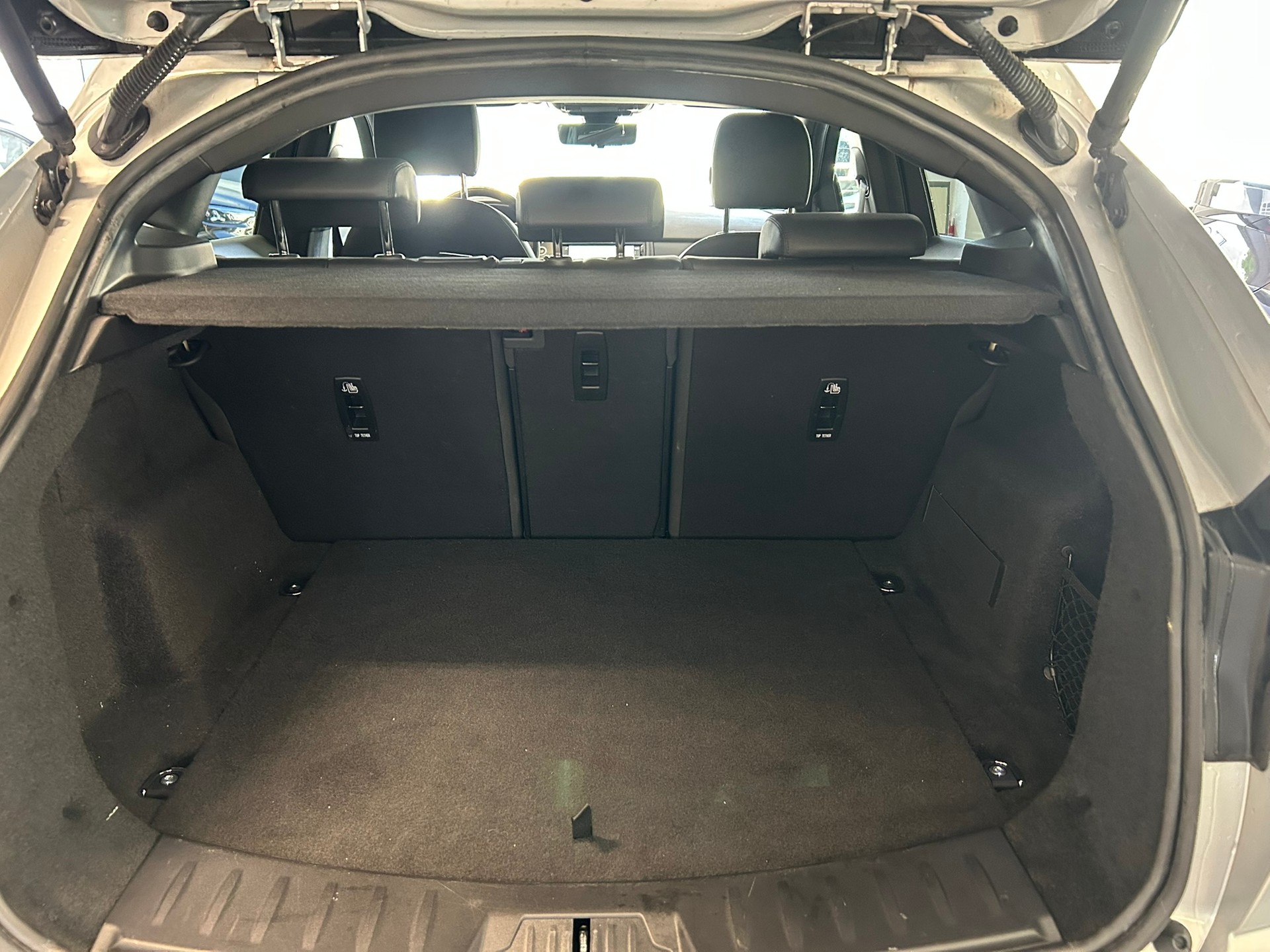 JAGUAR E-Pace 2.0 P200 AWD S-image-15
