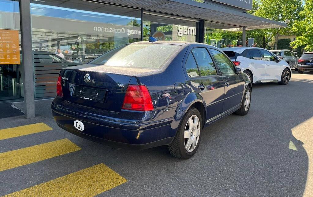 VW Bora 2.3 Highline-image-8