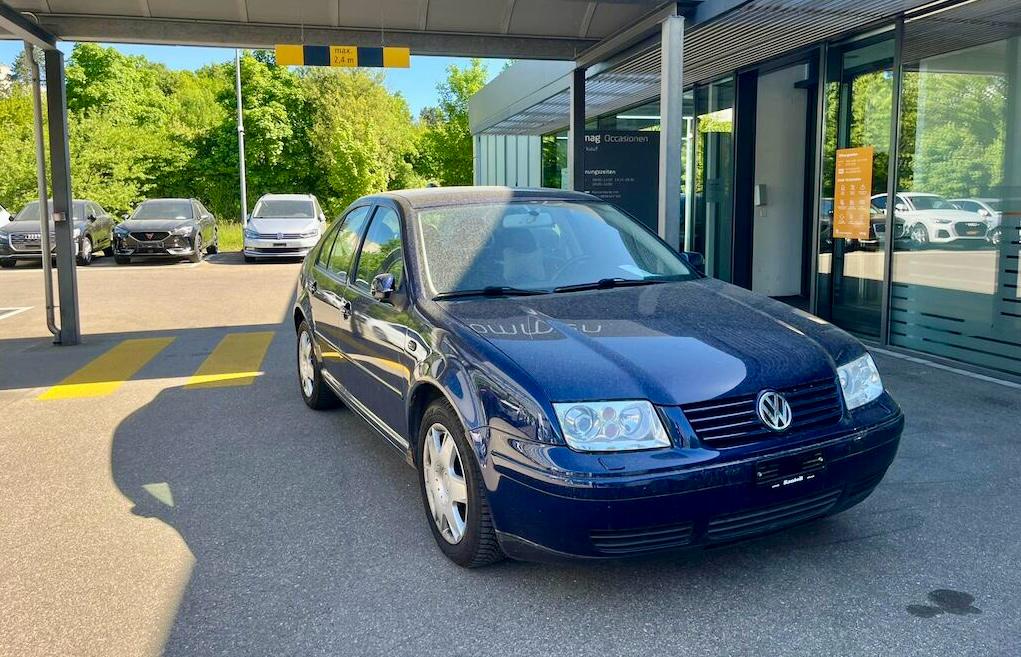 VW Bora 2.3 Highline-image-15