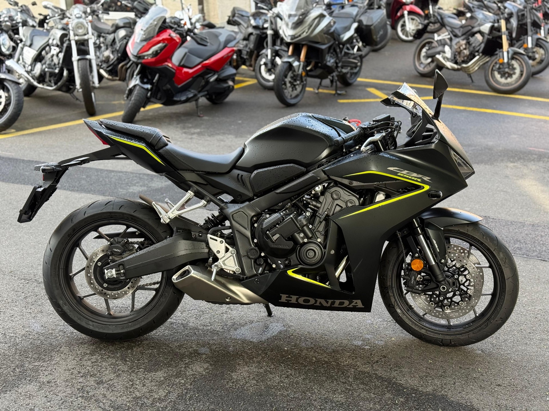 HONDA CBR 650 R E-Clutch-showroom-element-3