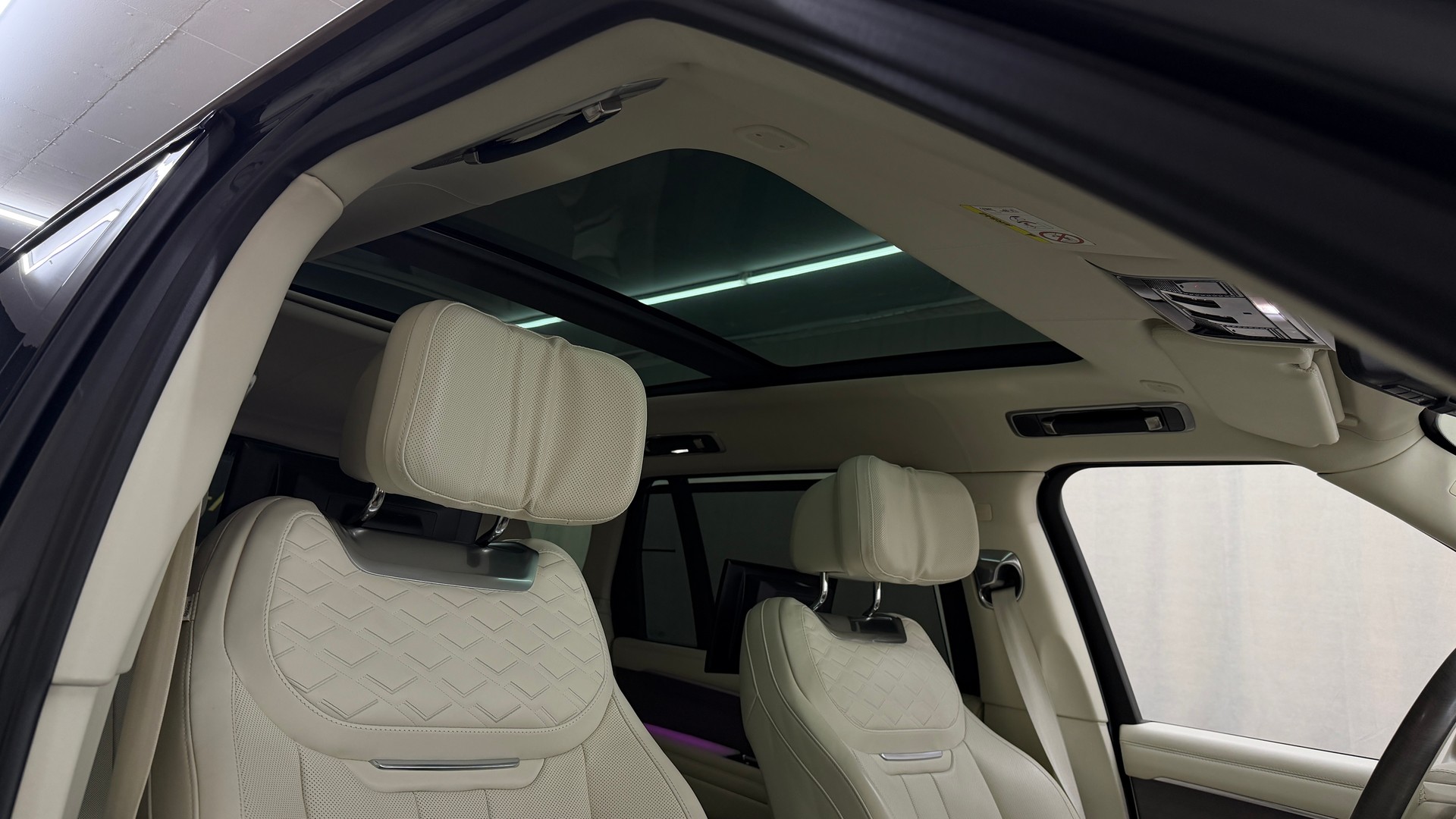LAND ROVER Range Rover LWB P530 4.4 V8 SV Automatic-image-25