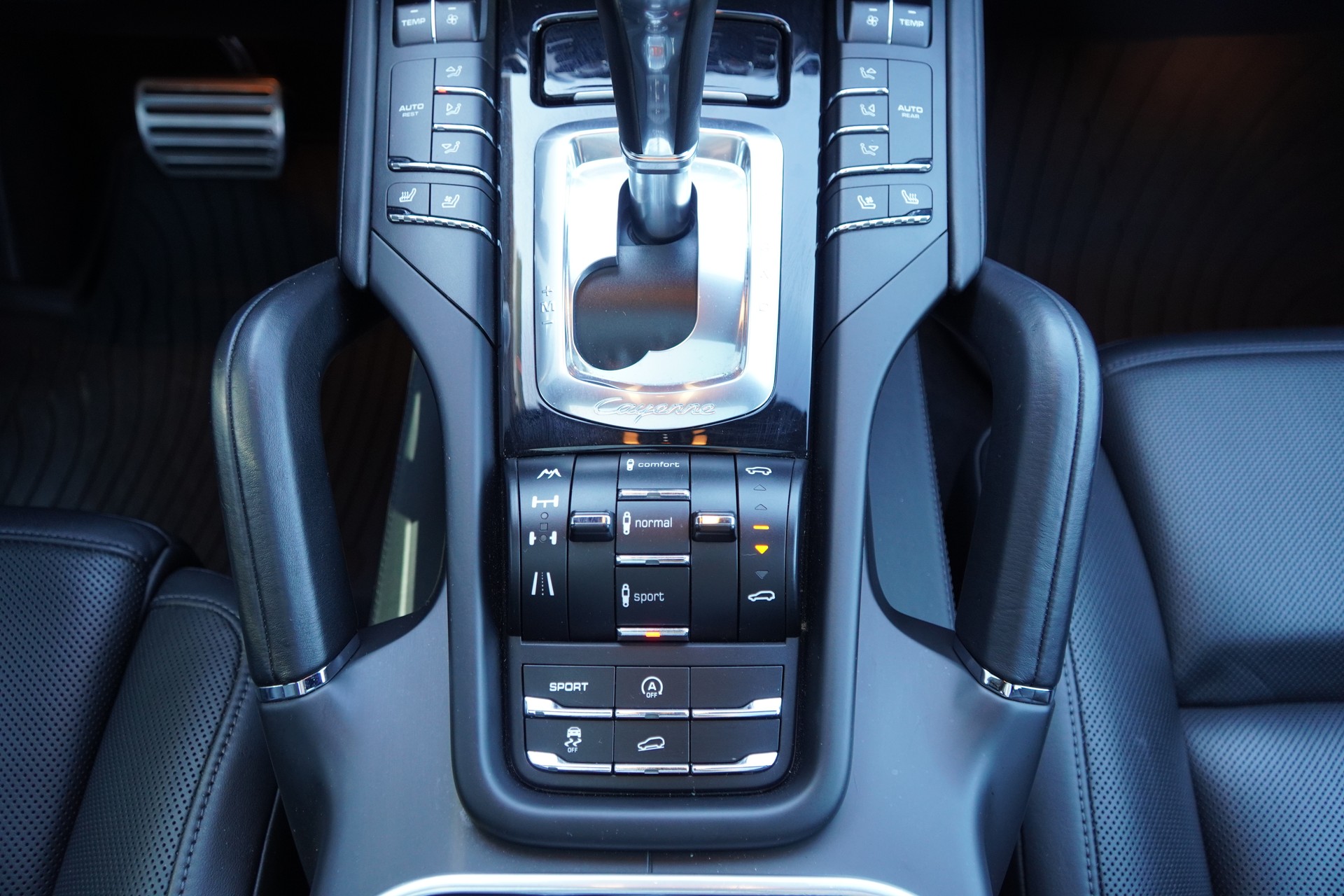 PORSCHE Cayenne S Diesel-image-18
