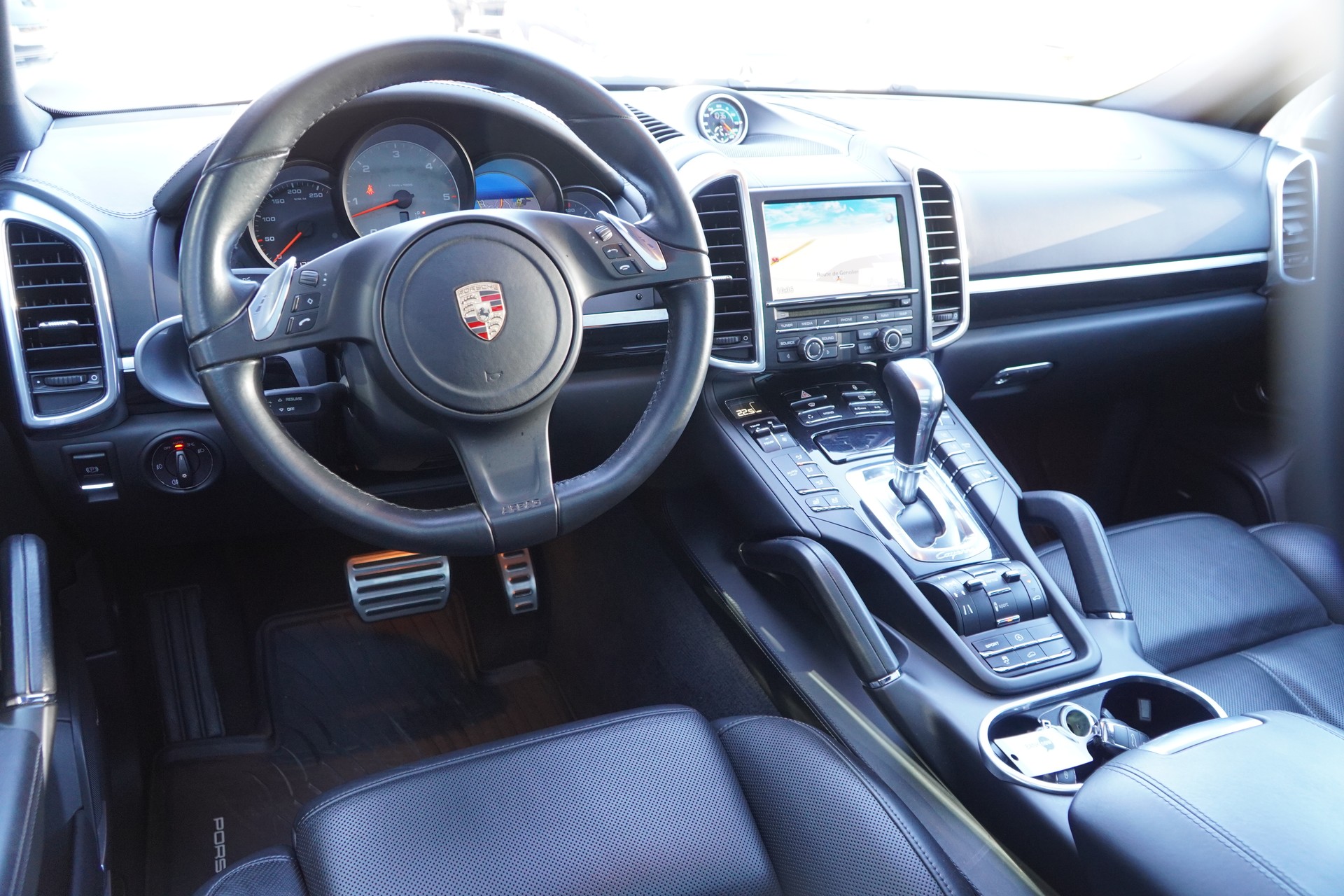 PORSCHE Cayenne S Diesel-image-13