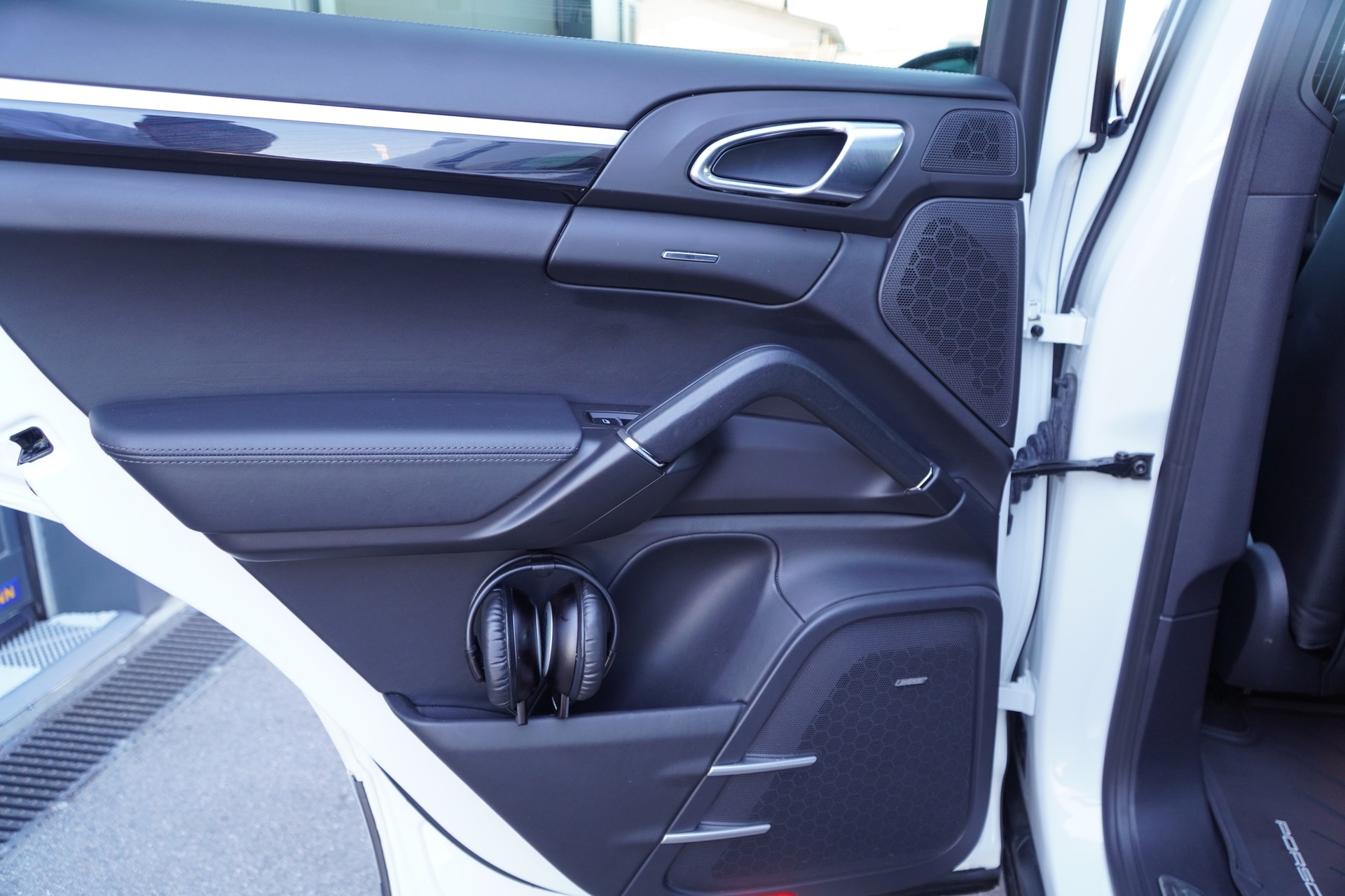 PORSCHE Cayenne S Diesel-image-26