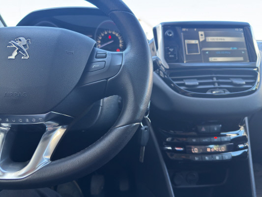 PEUGEOT 208 1.6 VTI Intuitive-image-4