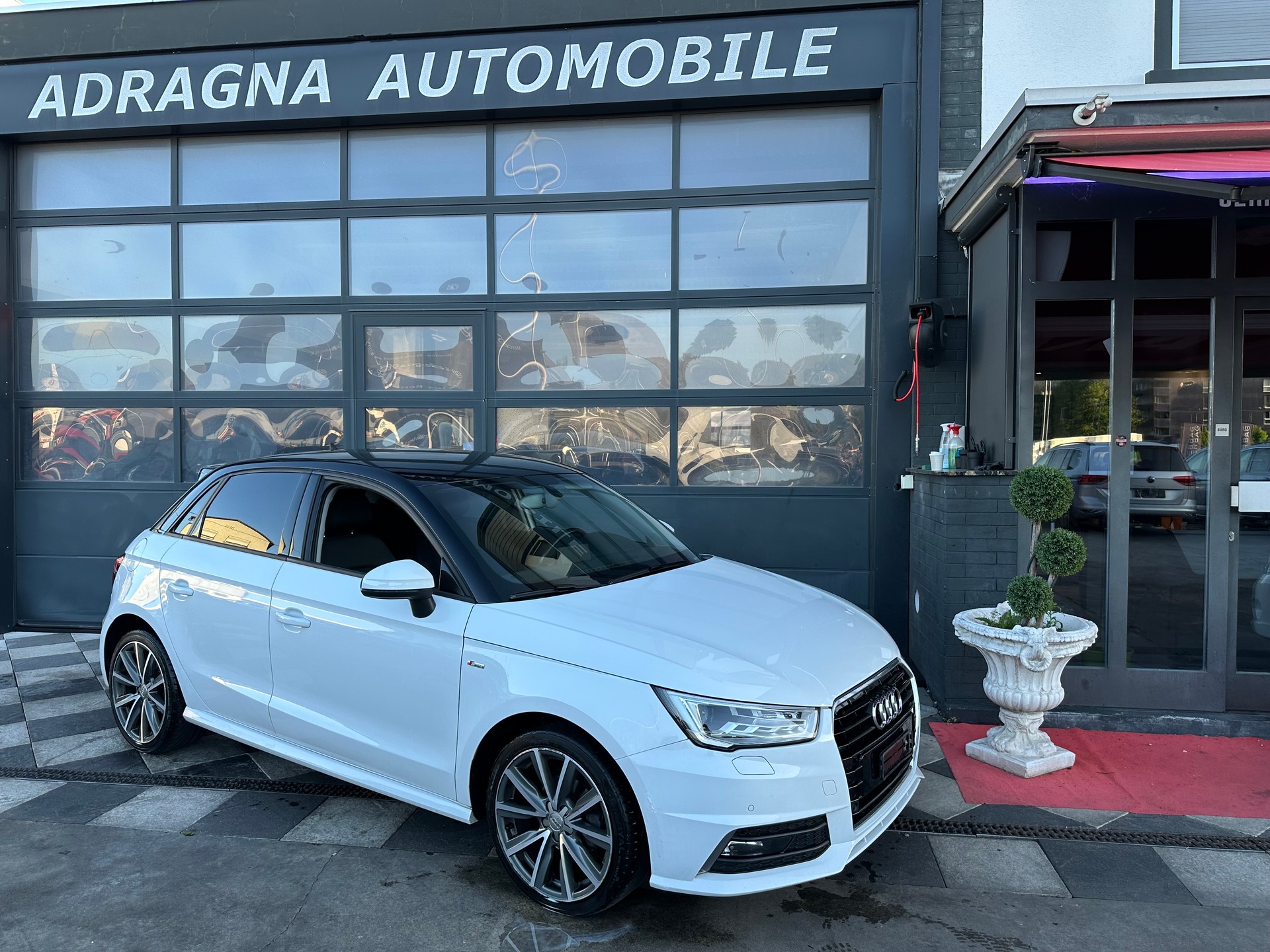 AUDI A1 Sportback 1.0 TFSI Sport S-tronic-showroom-element-1