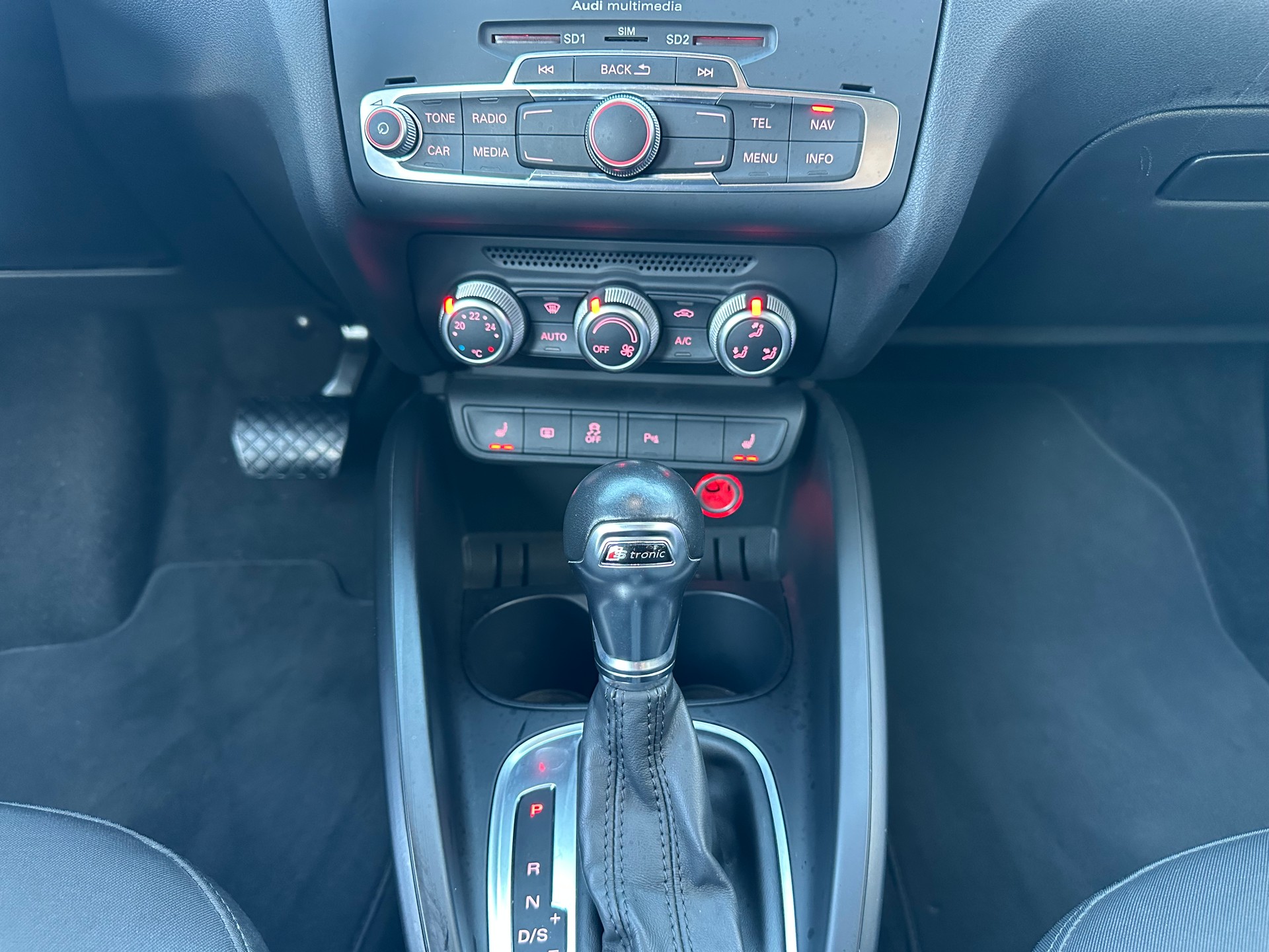 AUDI A1 Sportback 1.0 TFSI Sport S-tronic-image-17