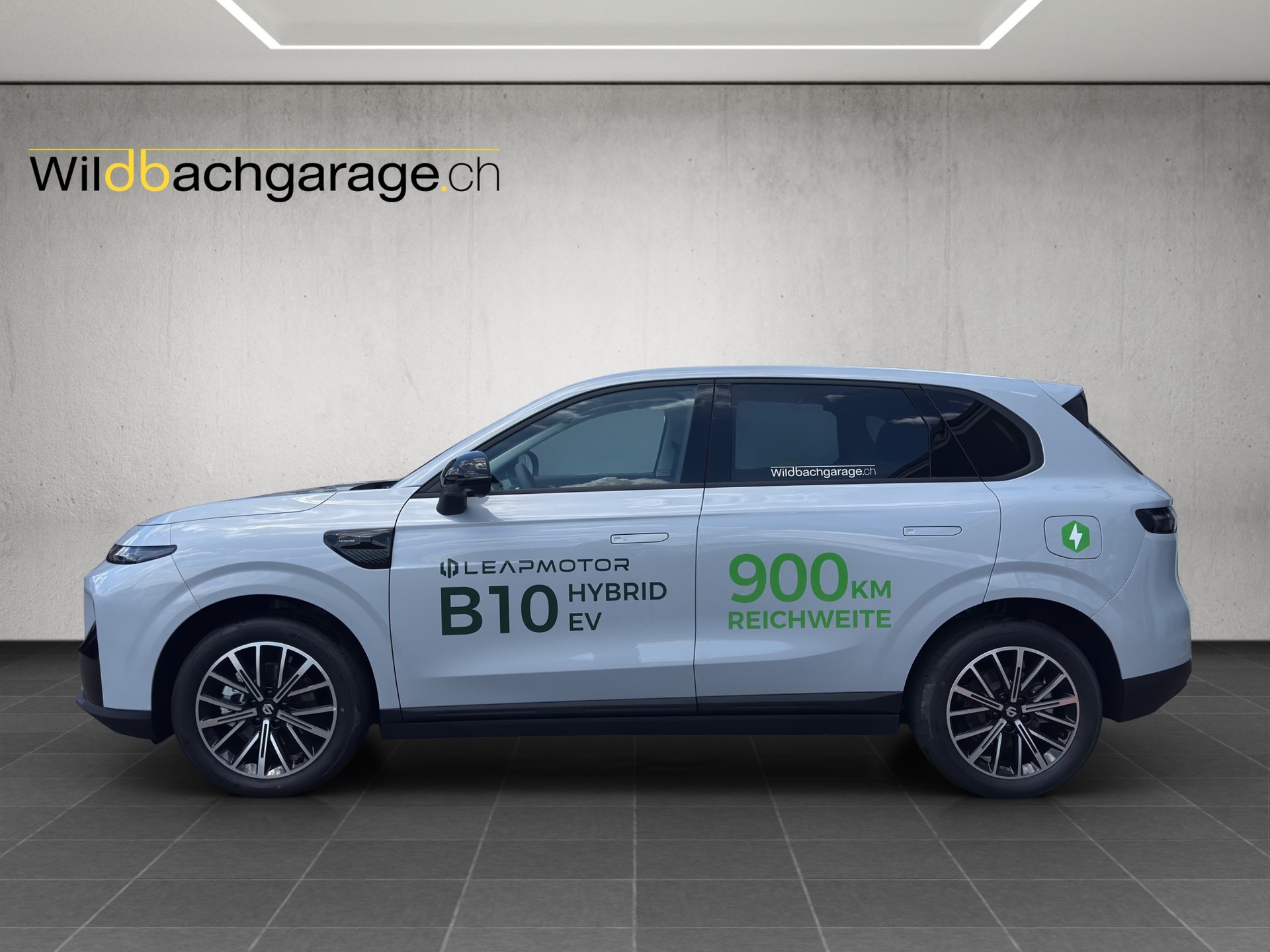 LEAPMOTOR B10 1.5 Hybrid EV-showroom-element-1