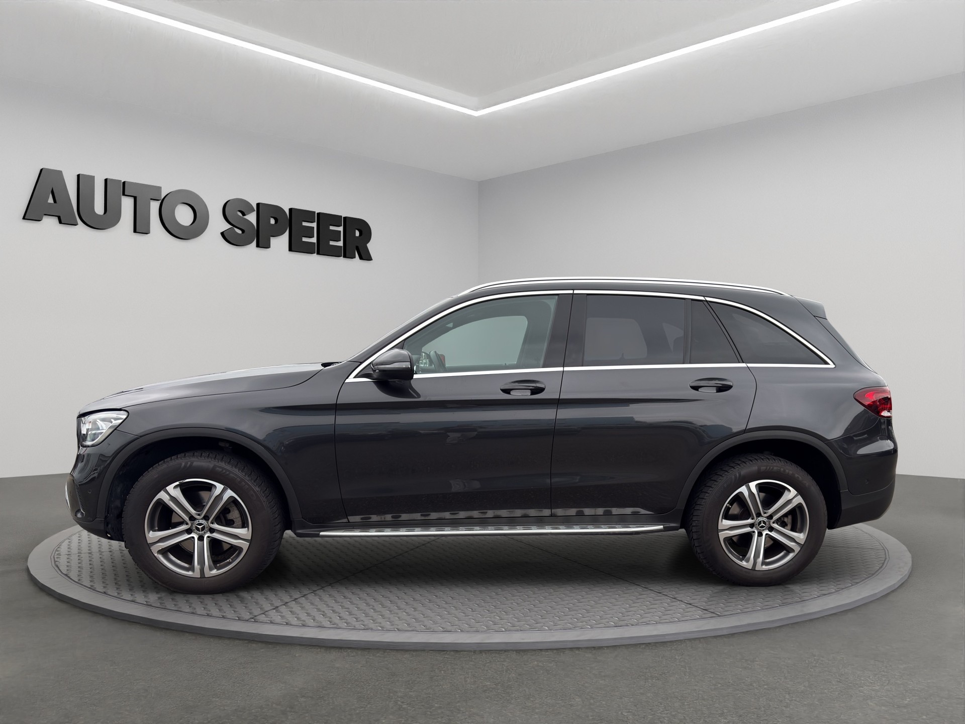 MERCEDES-BENZ GLC 200 Off-Road 4Matic 9G-Tronic-showroom-element-1