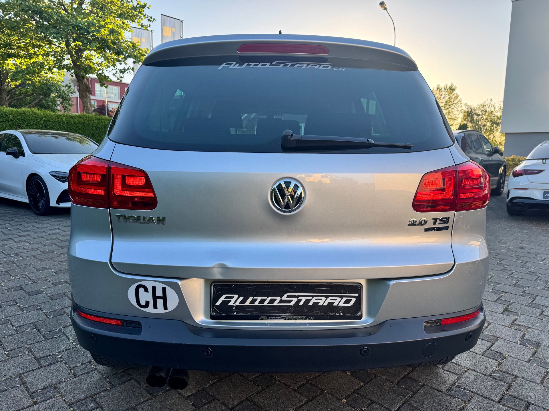 VW Tiguan 2.0 TSI R-Line Design 4Motion-image-4