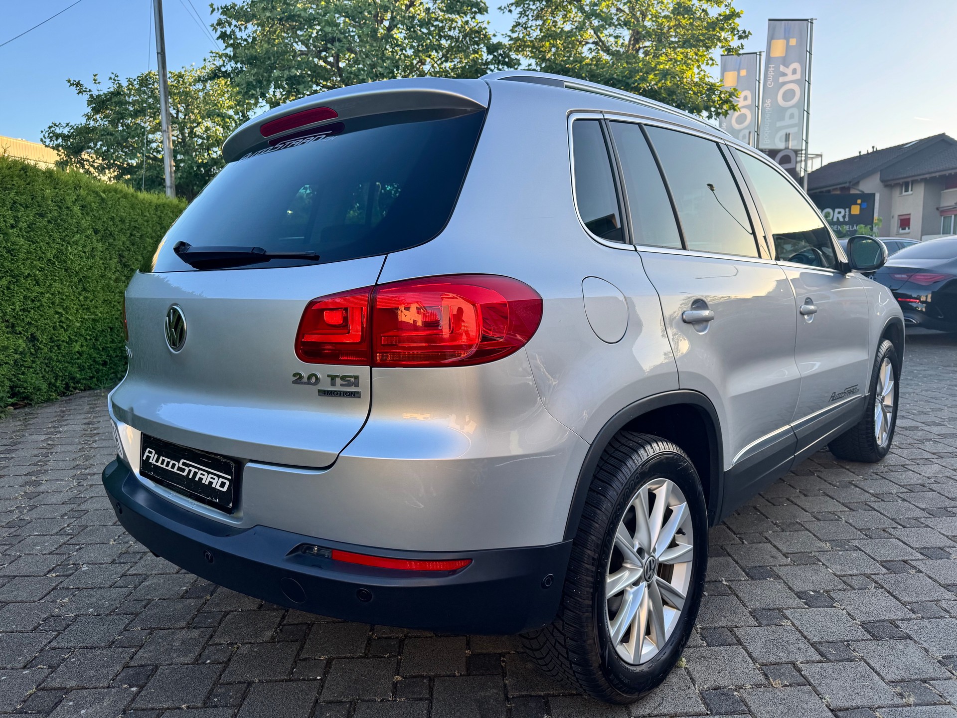 VW Tiguan 2.0 TSI R-Line Design 4Motion-image-3