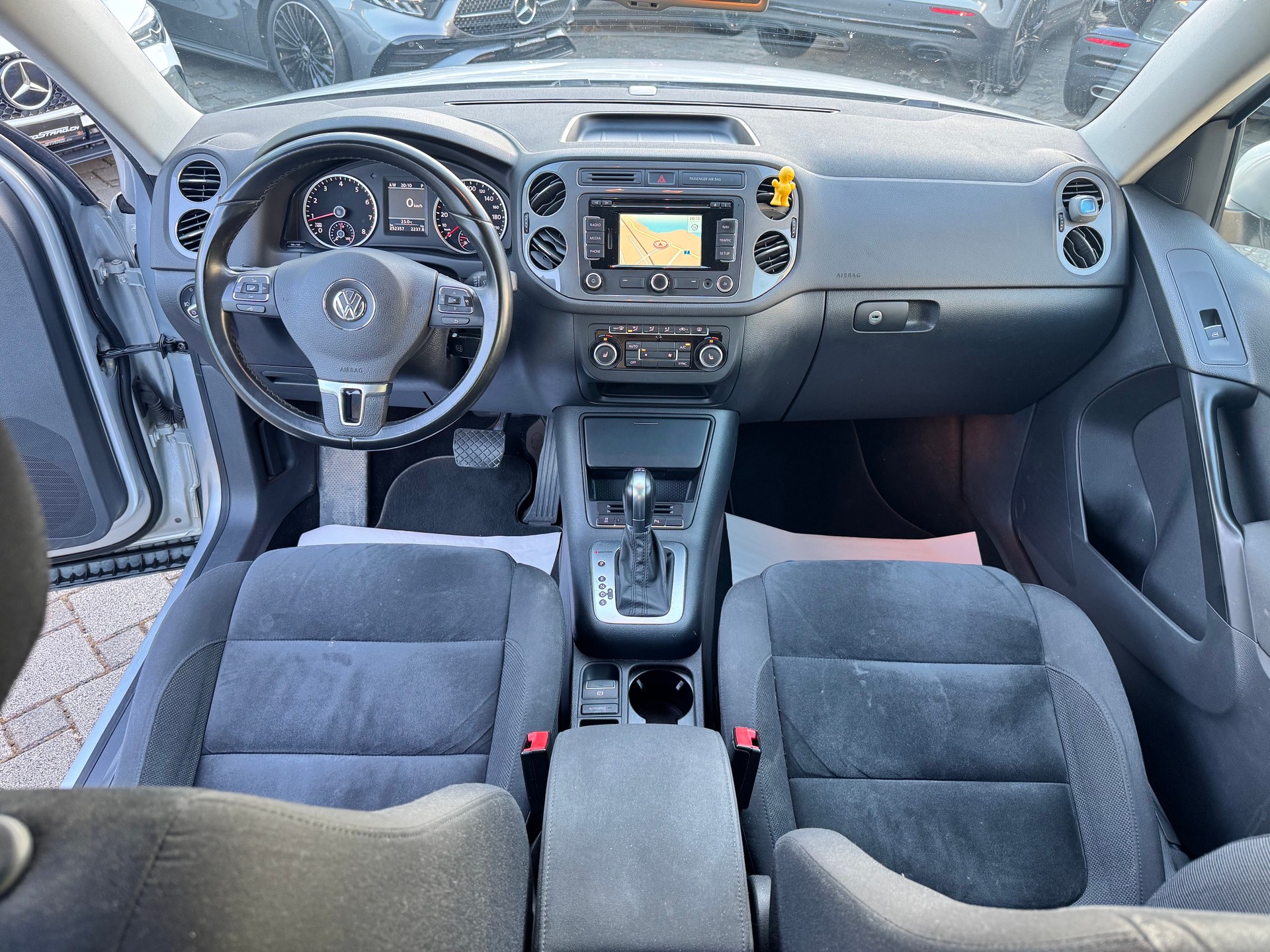 VW Tiguan 2.0 TSI R-Line Design 4Motion-image-7