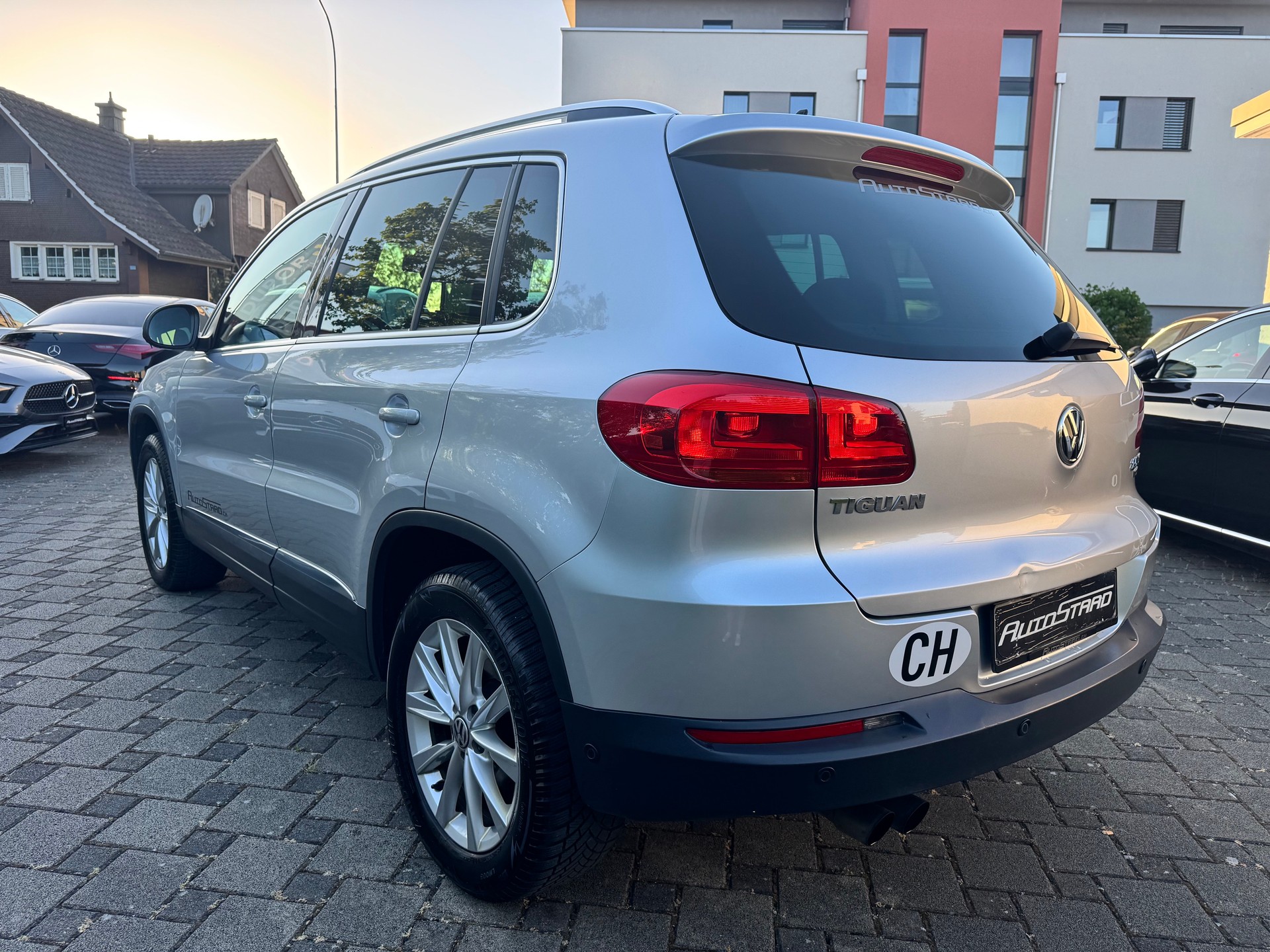 VW Tiguan 2.0 TSI R-Line Design 4Motion-image-5