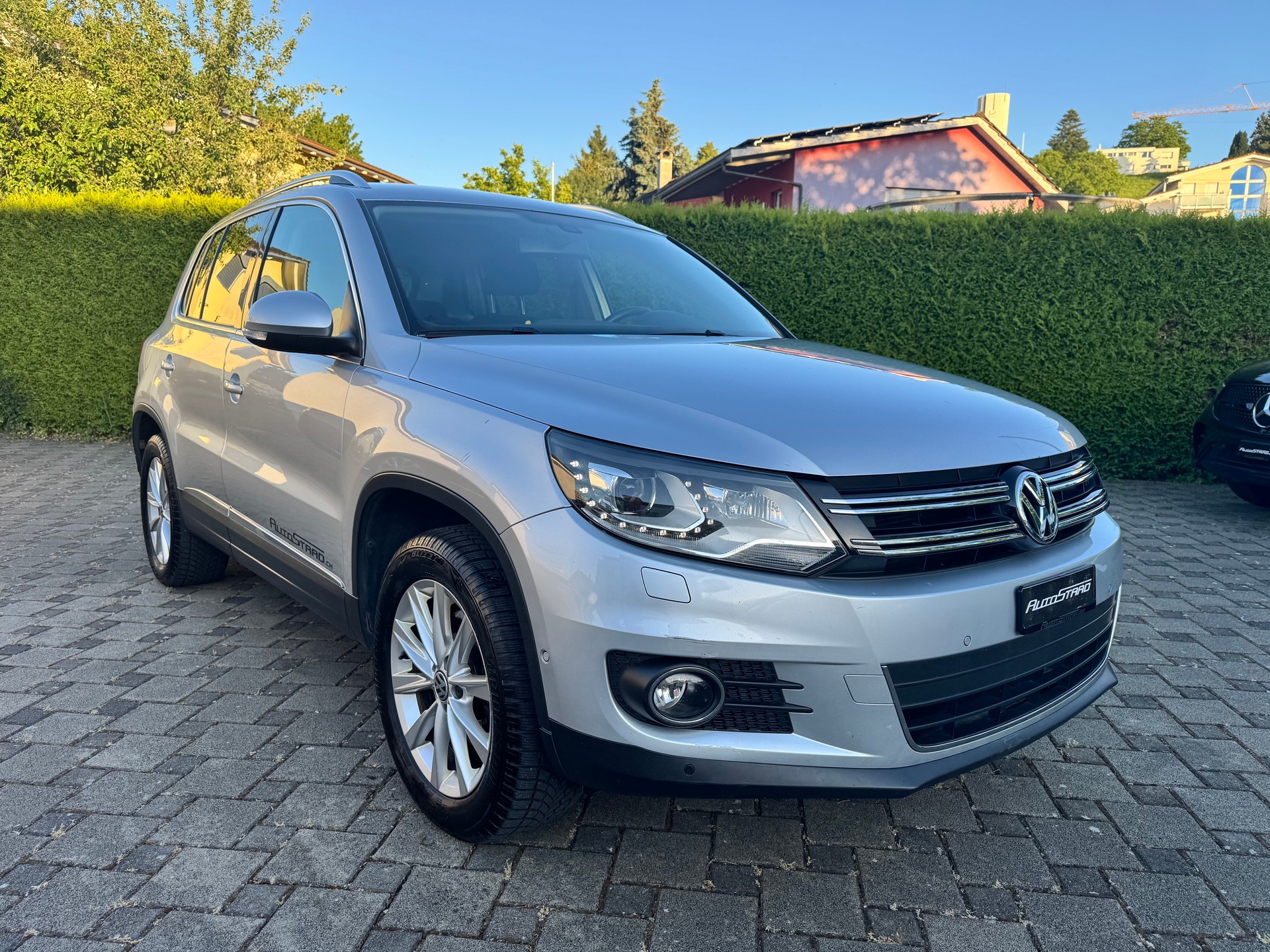 VW Tiguan 2.0 TSI R-Line Design 4Motion-image-2