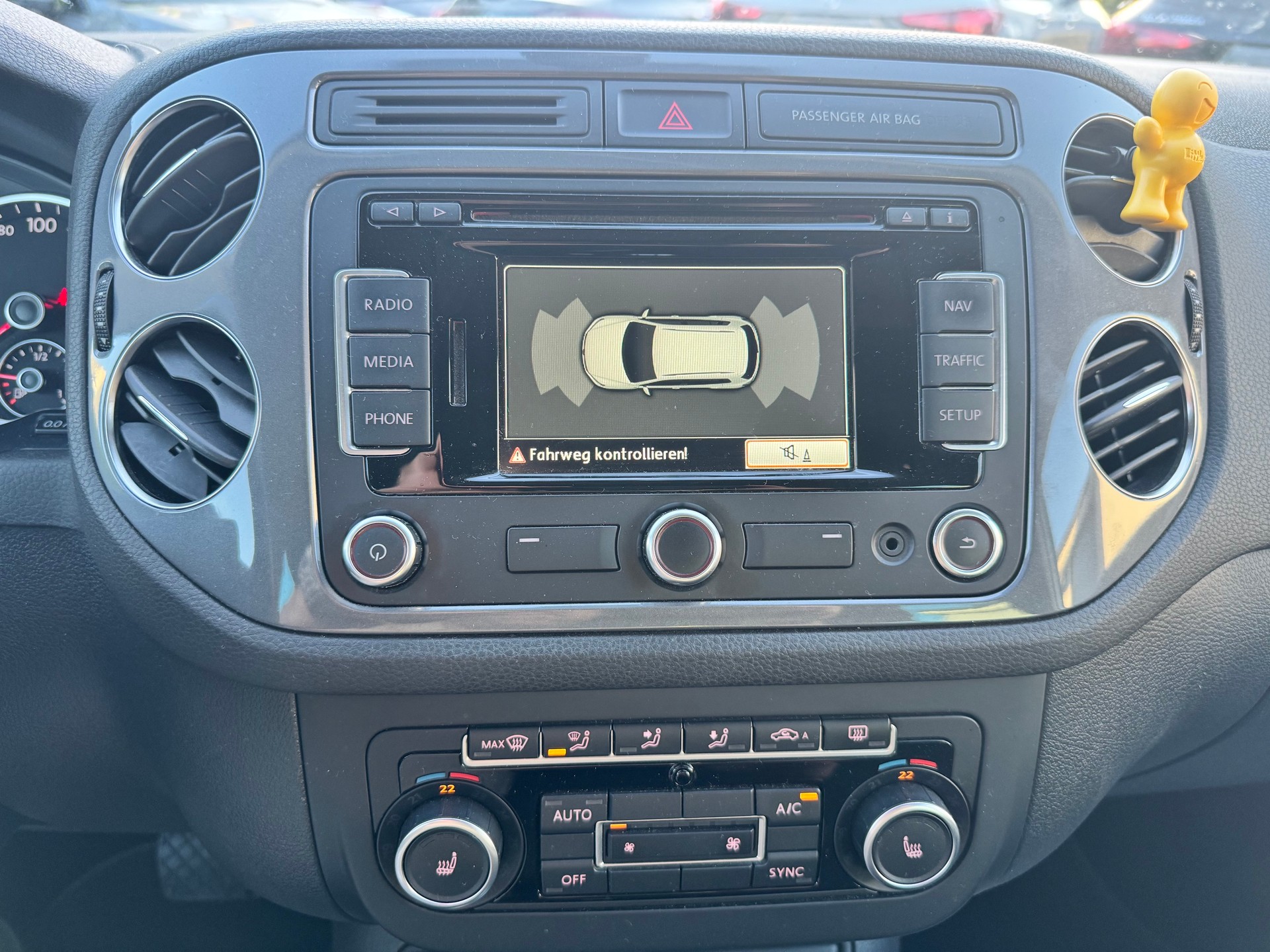 VW Tiguan 2.0 TSI R-Line Design 4Motion-image-9