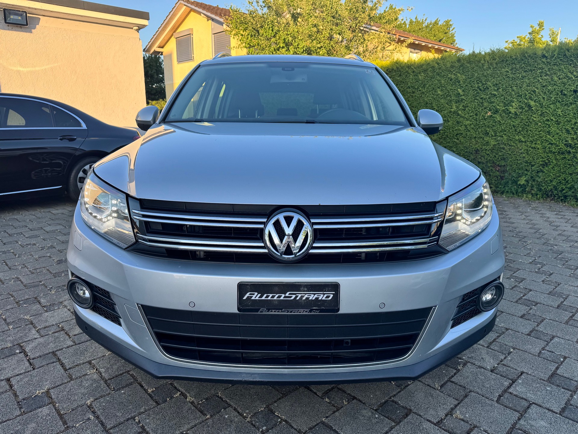 VW Tiguan 2.0 TSI R-Line Design 4Motion-image-1