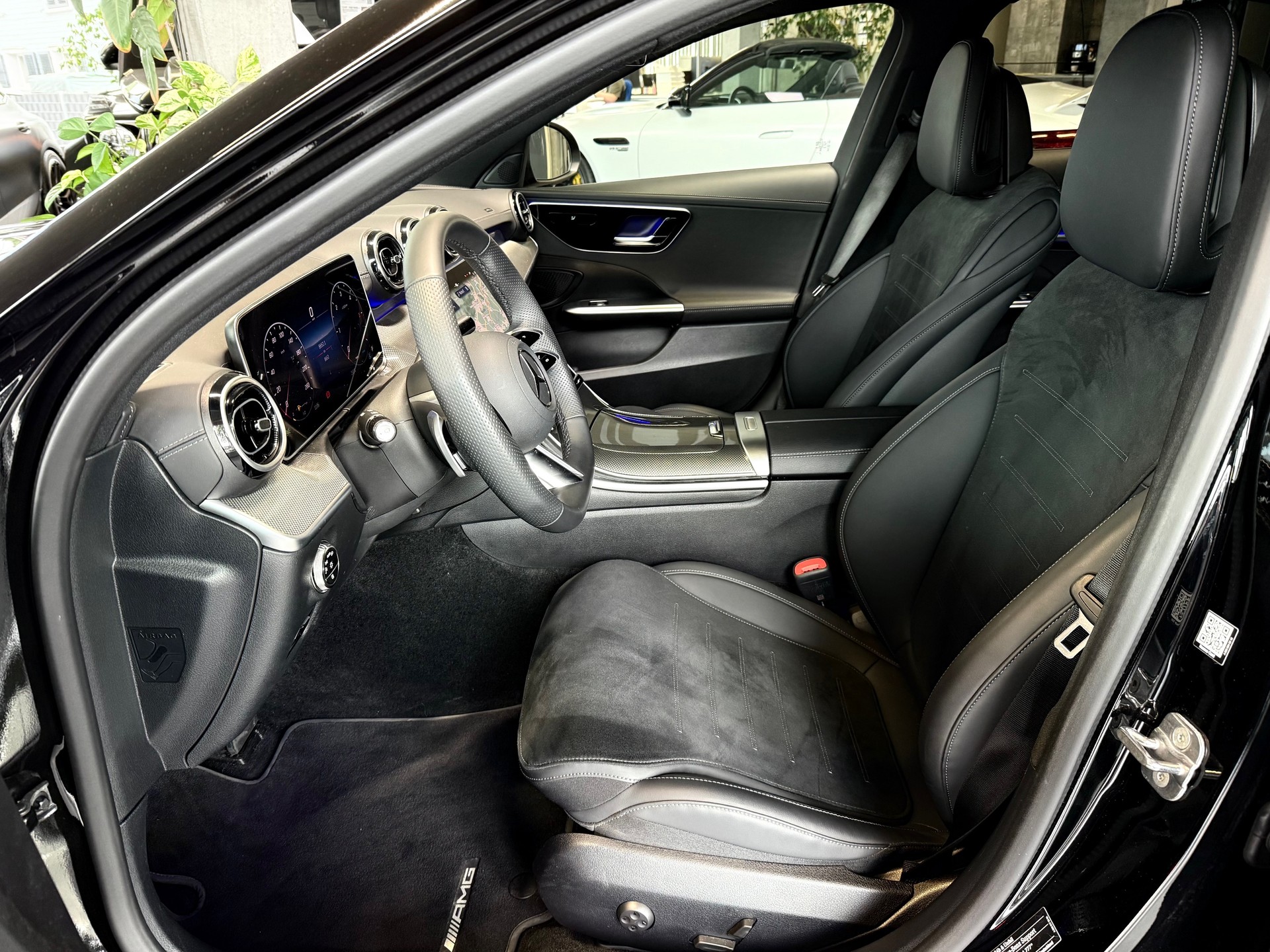 MERCEDES-BENZ C 200 d AMG Line-image-10
