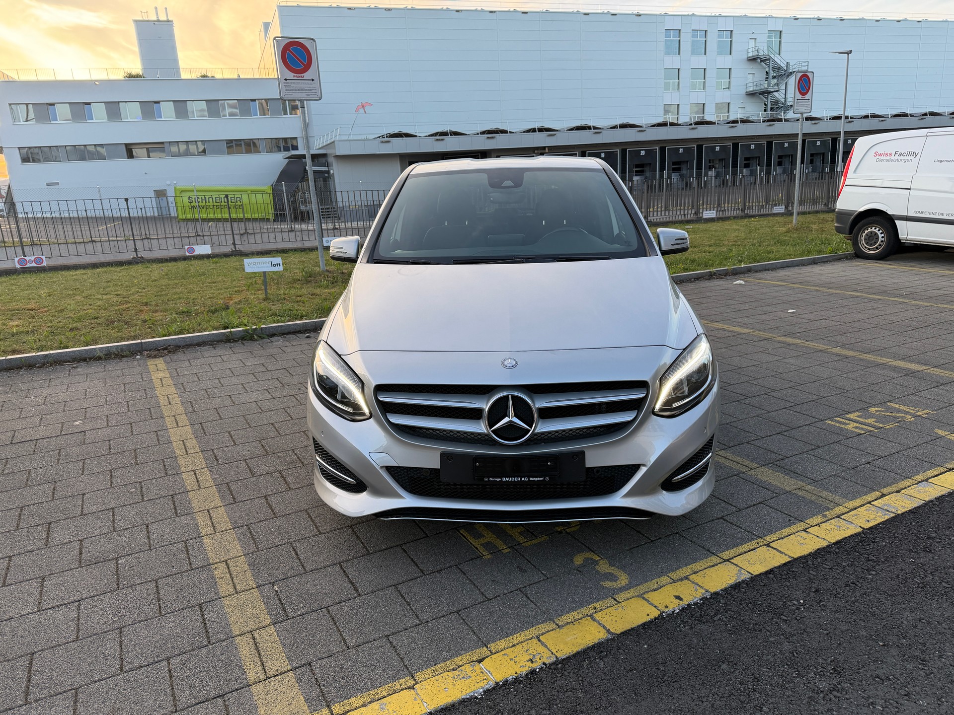 MERCEDES-BENZ B 200 Urban 7G-DCT-image-1