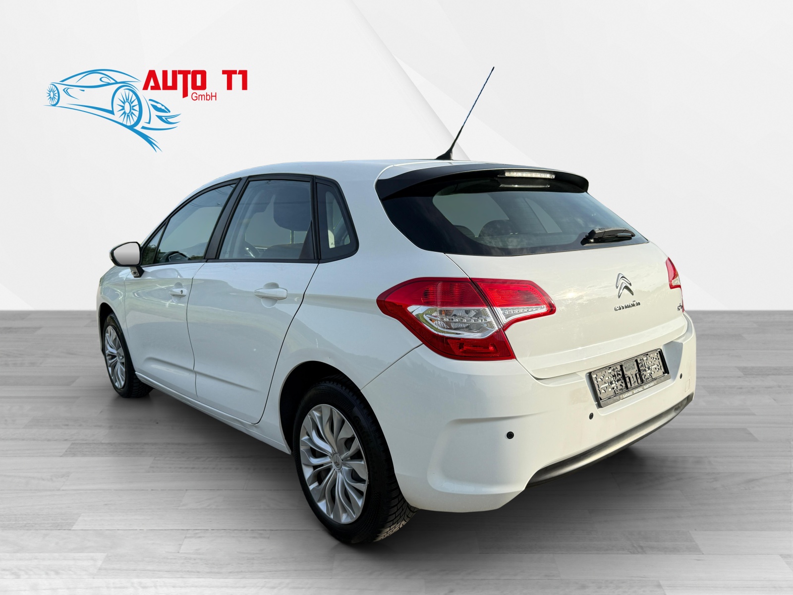 CITROEN C4 1.2 Pure Tech Live Edition-image-4