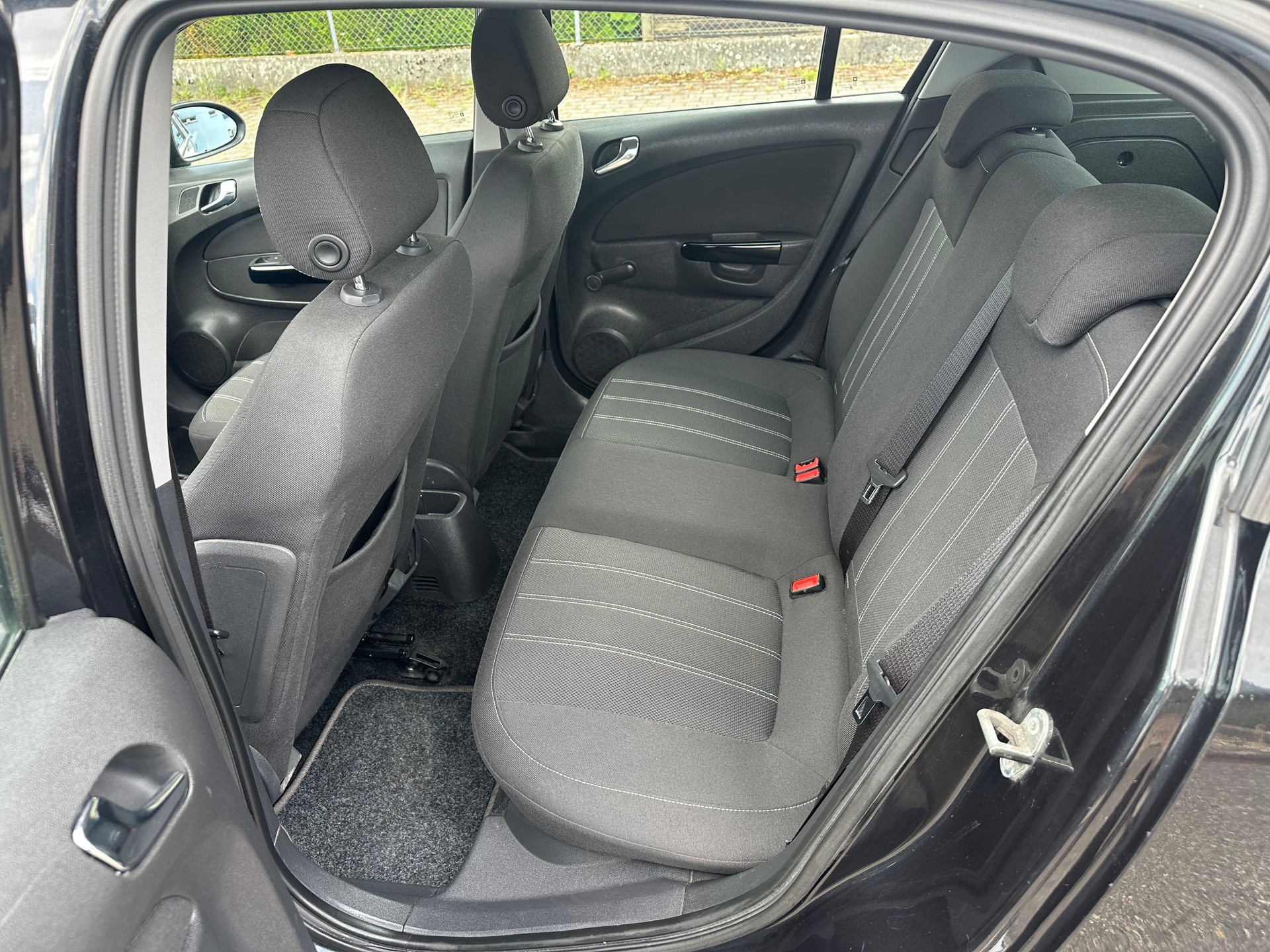 OPEL Corsa 1.4 Turbo Color Edition-image-8