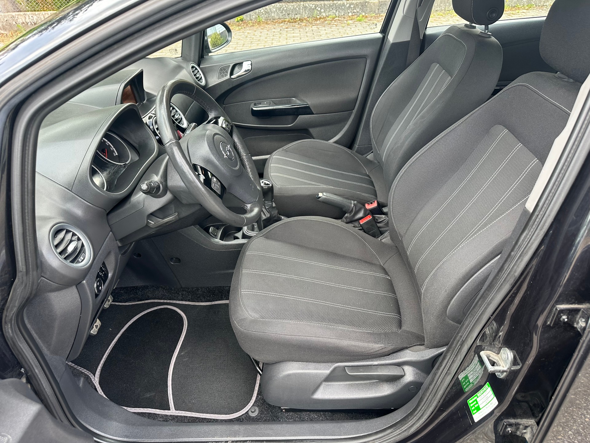 OPEL Corsa 1.4 Turbo Color Edition-image-9