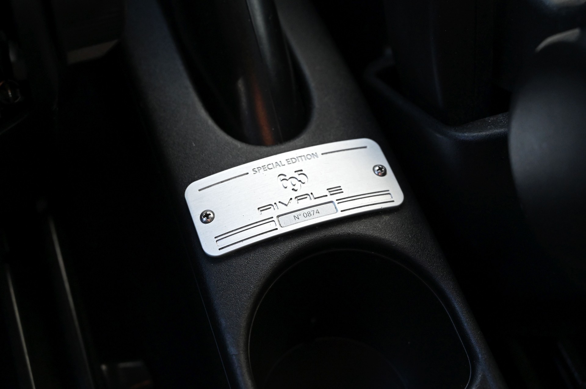 FIAT 695 1.4 16V Turbo Abarth Rivale-image-13