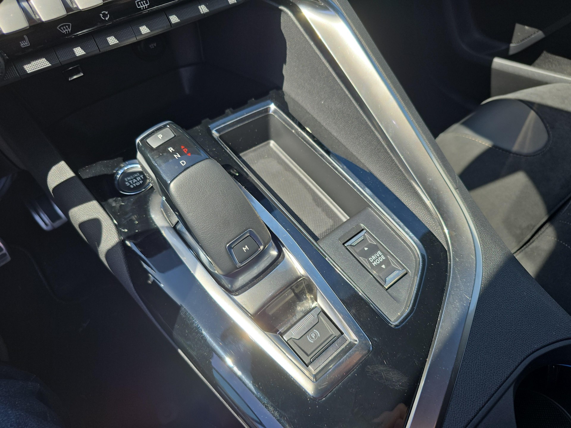 PEUGEOT 3008 1.2 PureTech GT Pack / Jetzt mit attraktivem 1.9% Leasing!-image-14