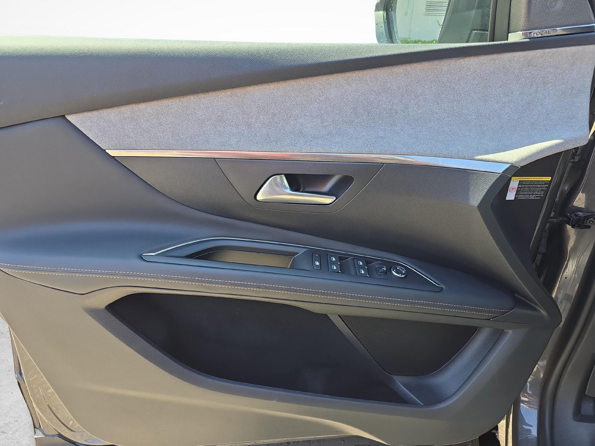 PEUGEOT 3008 1.2 PureTech GT Pack / Jetzt mit attraktivem 1.9% Leasing!-image-18