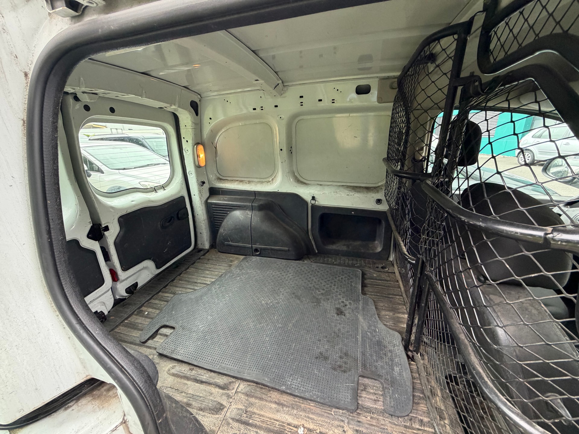 RENAULT Kangoo dCi 75-image-11