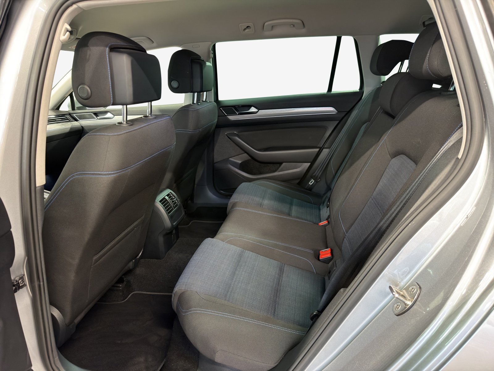VW Passat Variant 1.4 TSI GTE Hybrid DSG-image-11